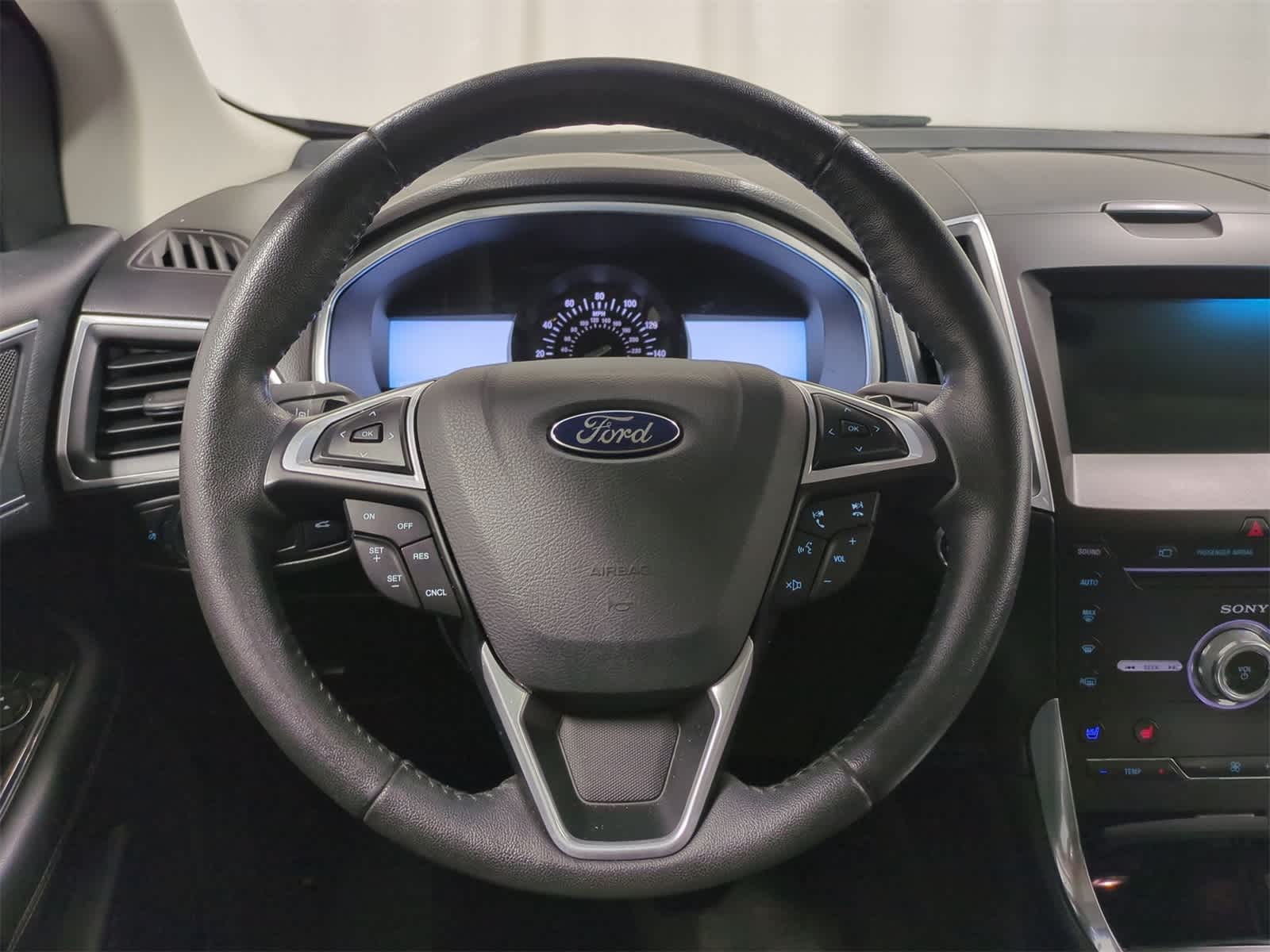Thumbnail: 2017 Ford Edge - 25
