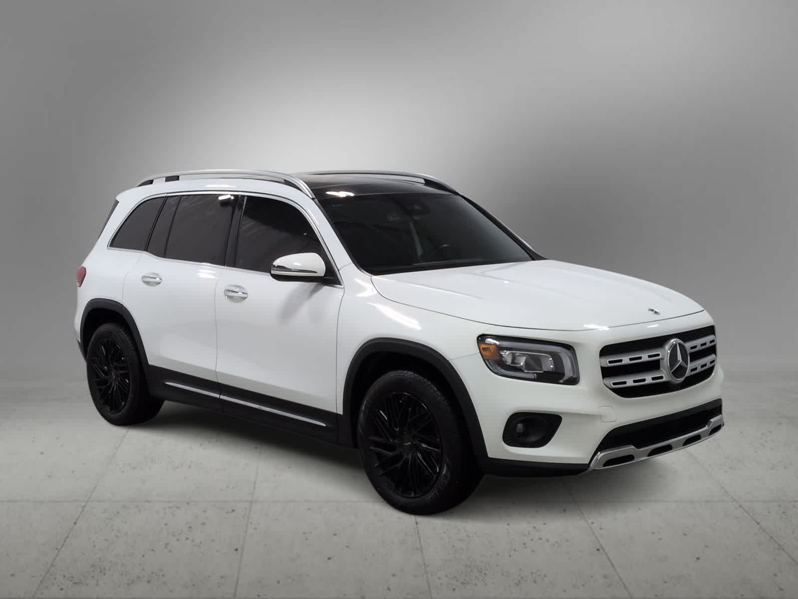 Thumbnail: 2022 Mercedes-Benz GLB - 2