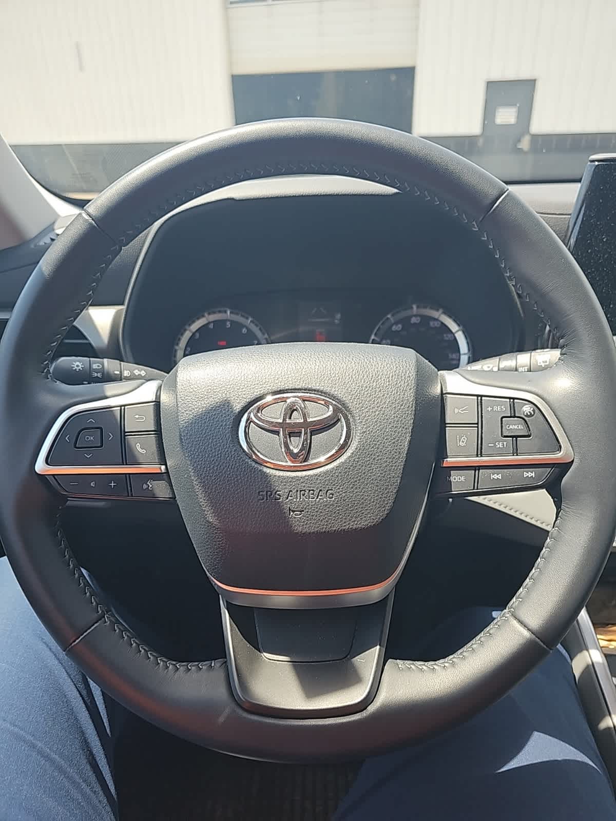 Thumbnail: 2022 Toyota Highlander - 12