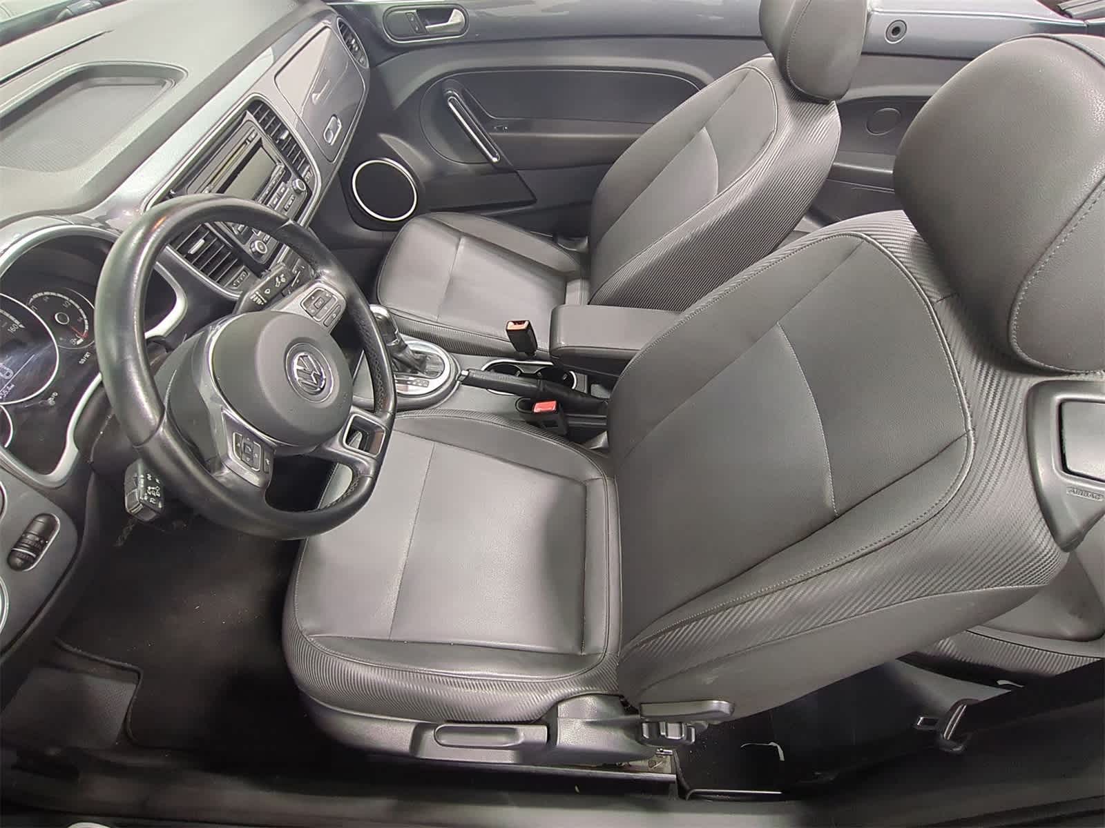 Thumbnail: 2014 Volkswagen Beetle - 4