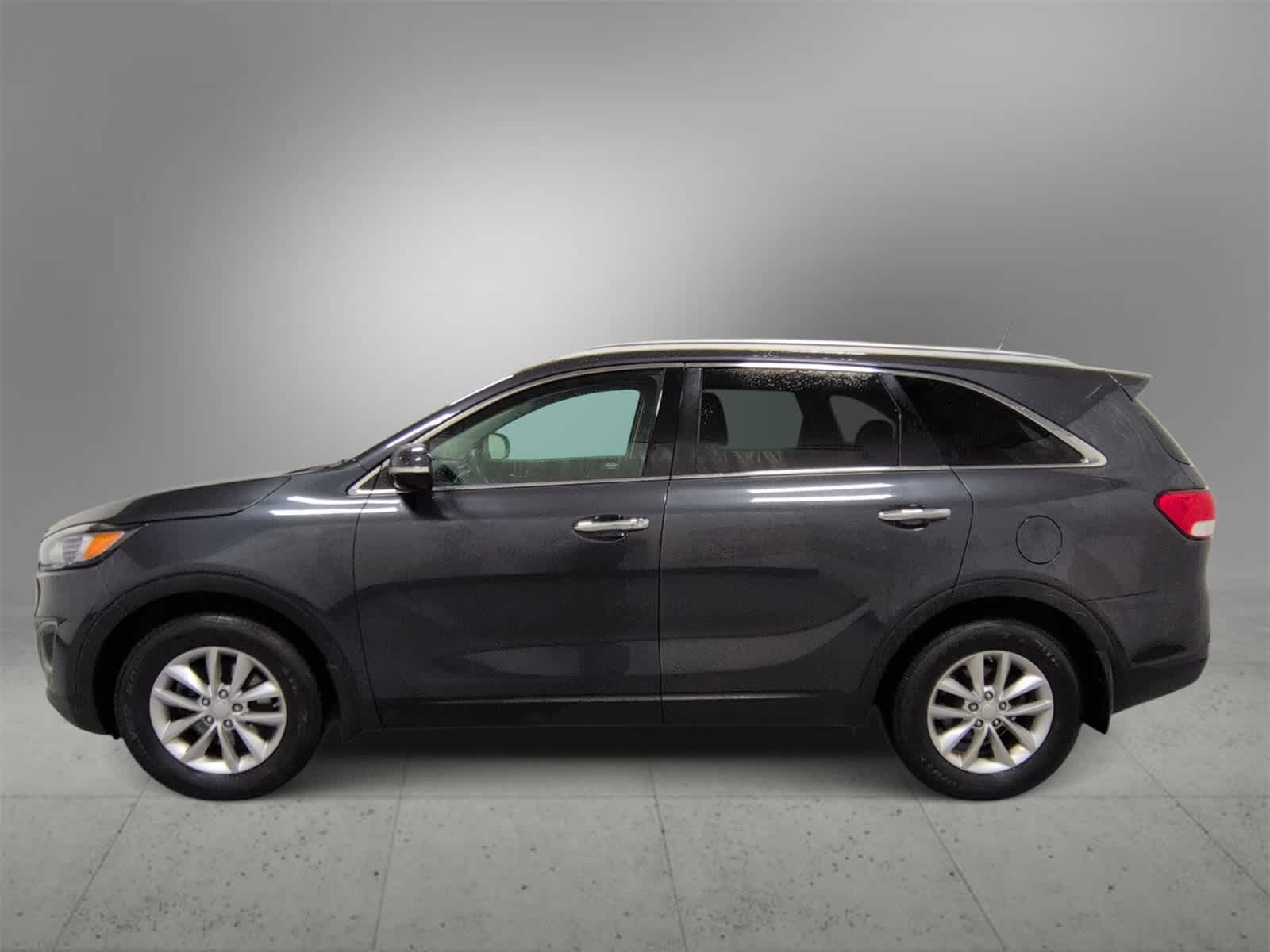 Thumbnail: 2016 Kia Sorento - 5