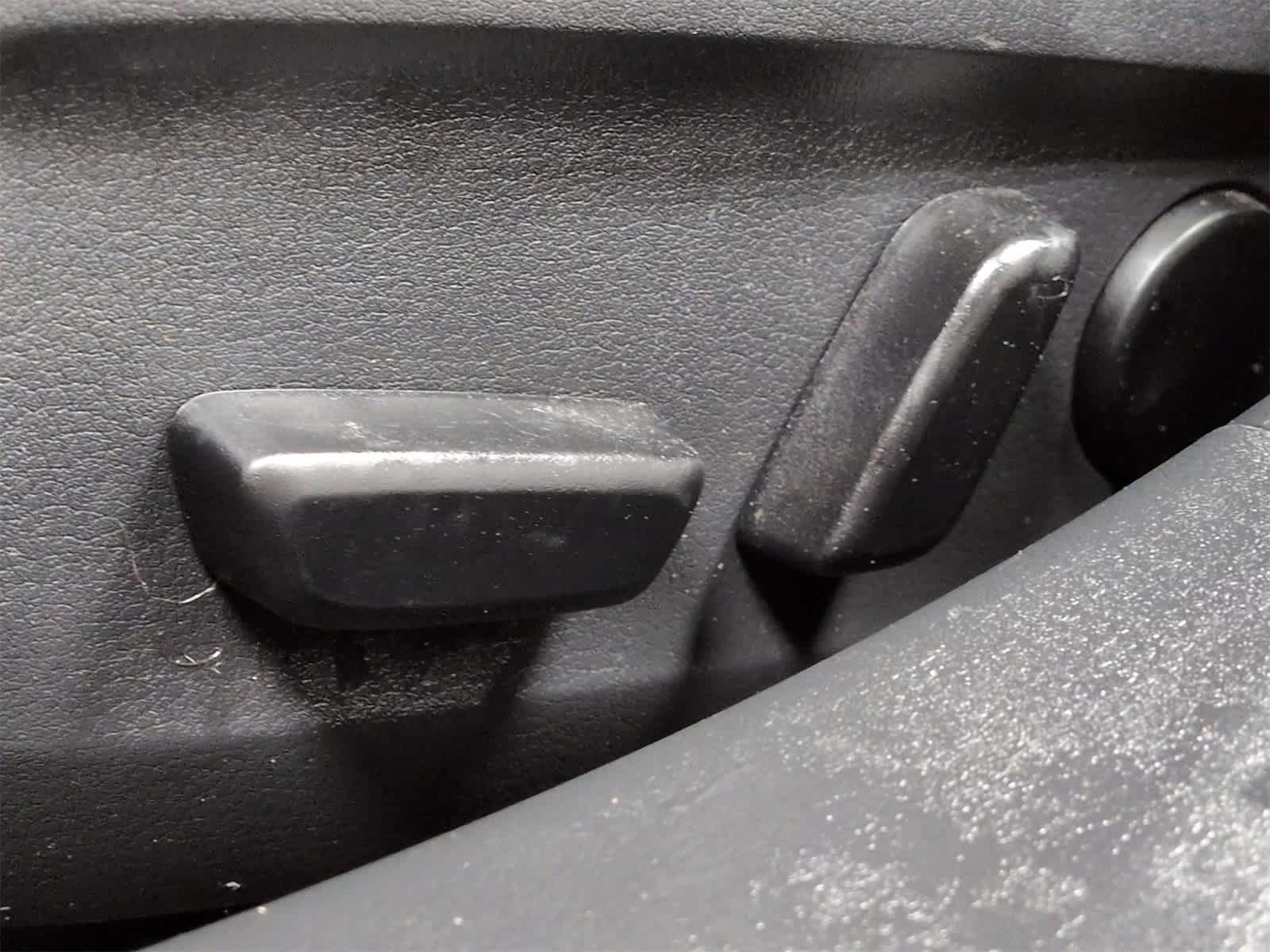 Thumbnail: 2023 Mazda Mazda3 - 18