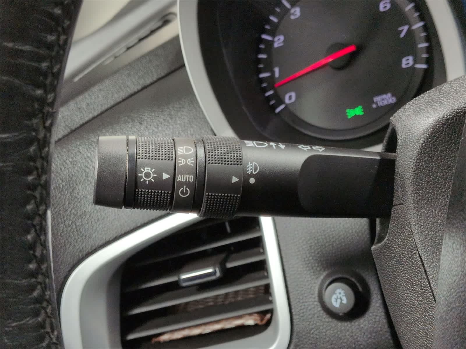 Thumbnail: 2011 Chevrolet Equinox - 28