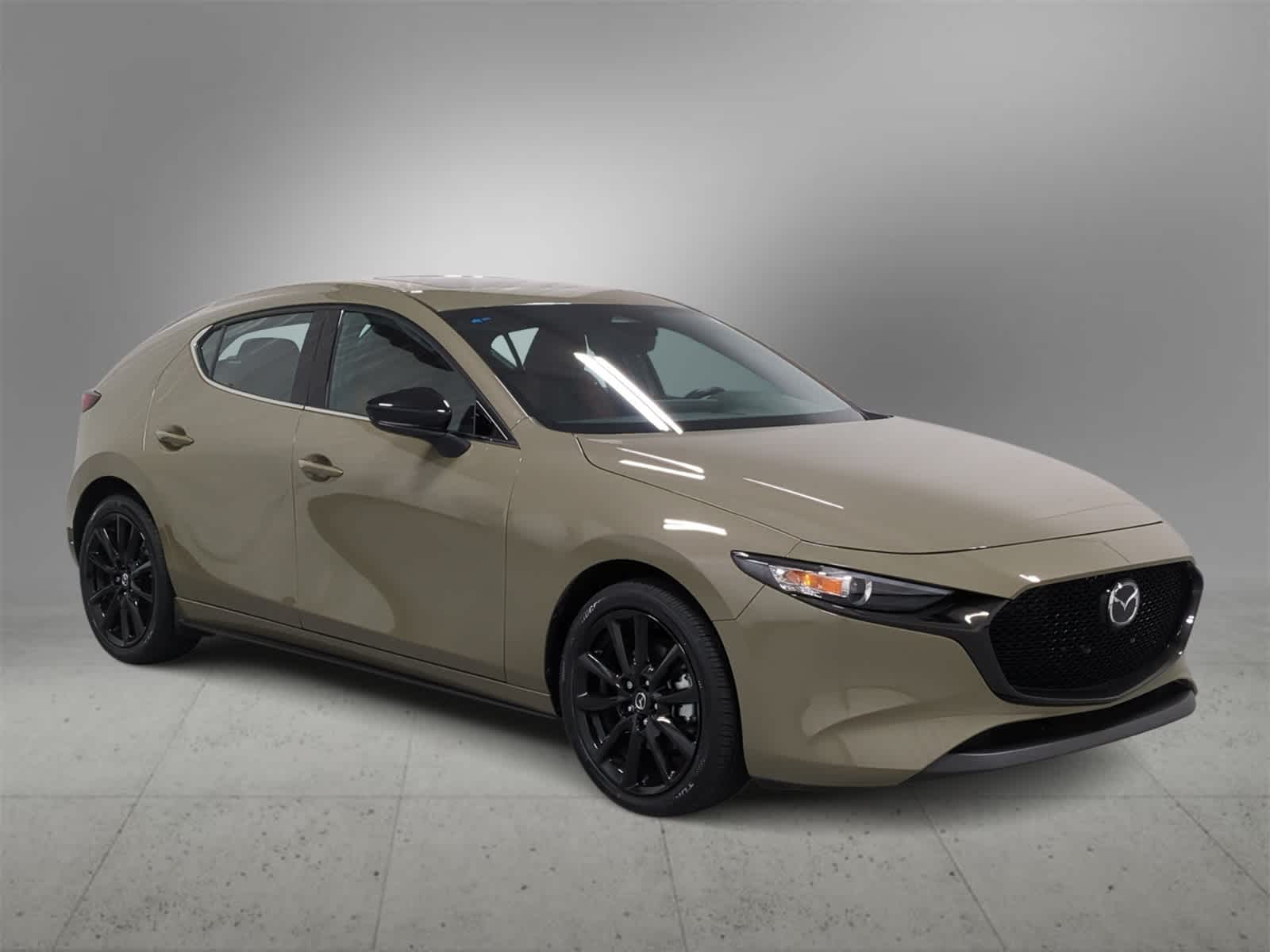 2024 Mazda Mazda3 Hatchback 2.5 Carbon Turbo photo 2