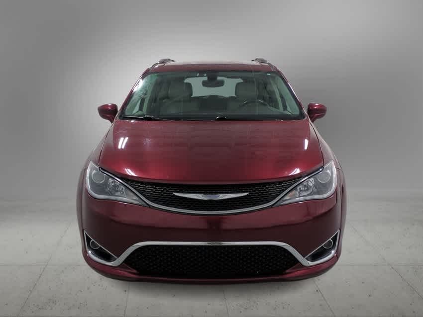 Thumbnail: 2018 Chrysler Pacifica - 5