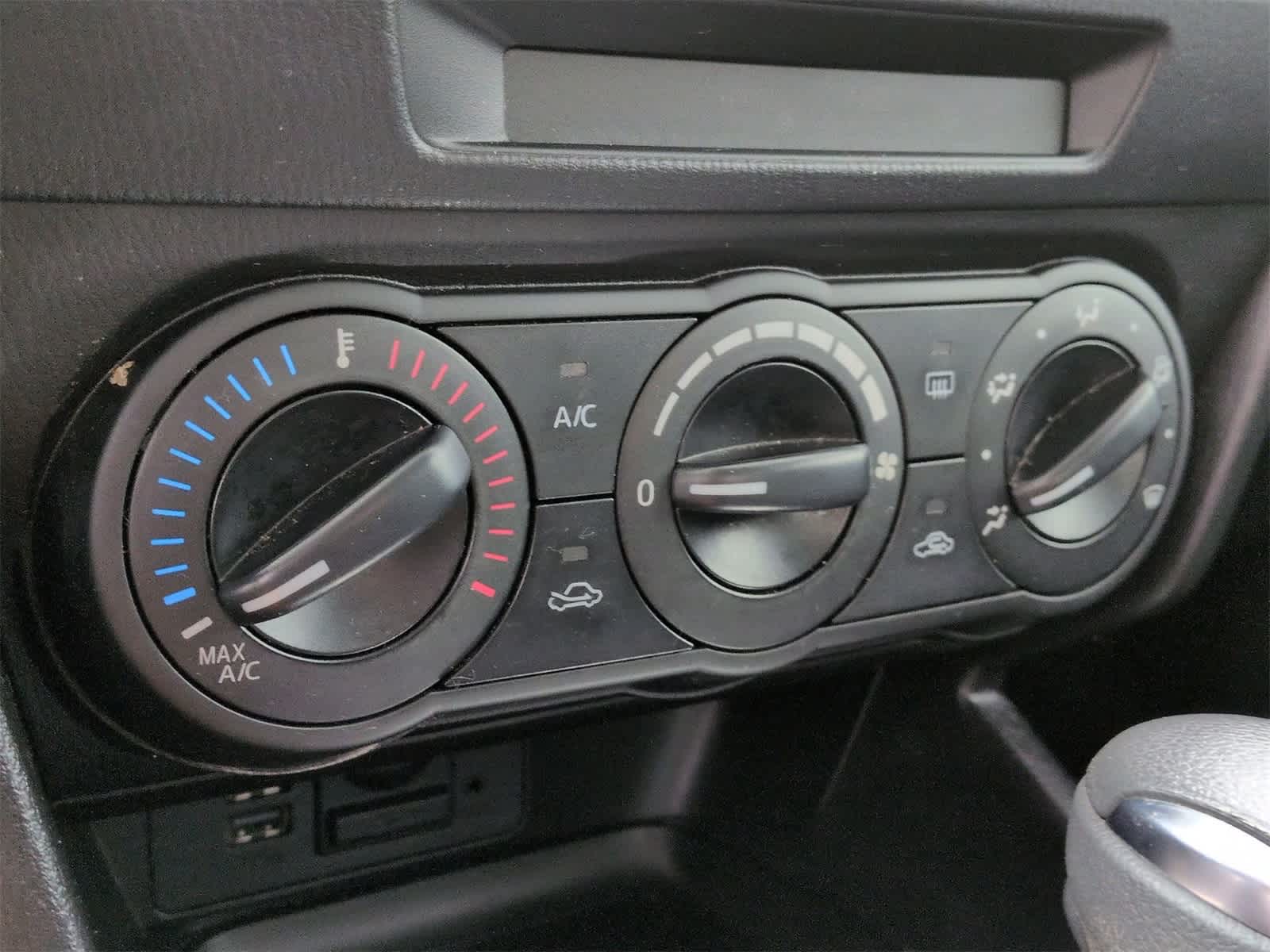 Thumbnail: 2016 Mazda Mazda3 - 31