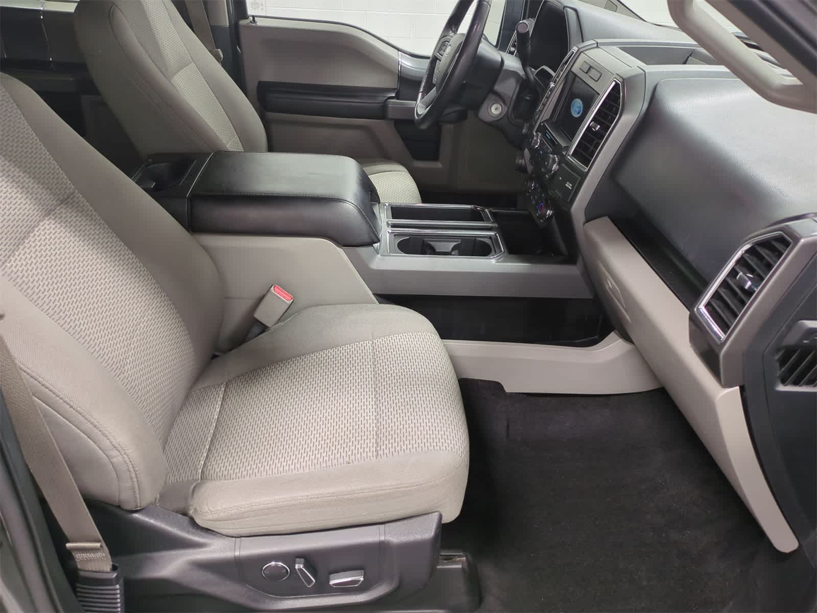 Thumbnail: 2016 Ford F-150 - 22