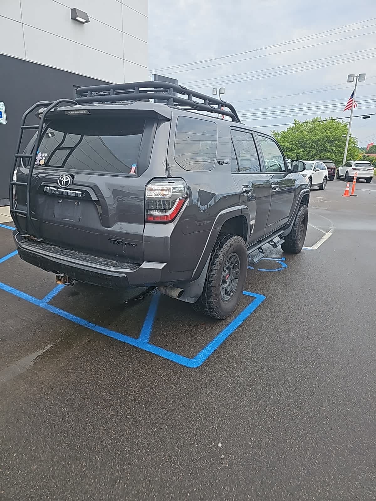 Thumbnail: 2020 Toyota 4Runner - 6