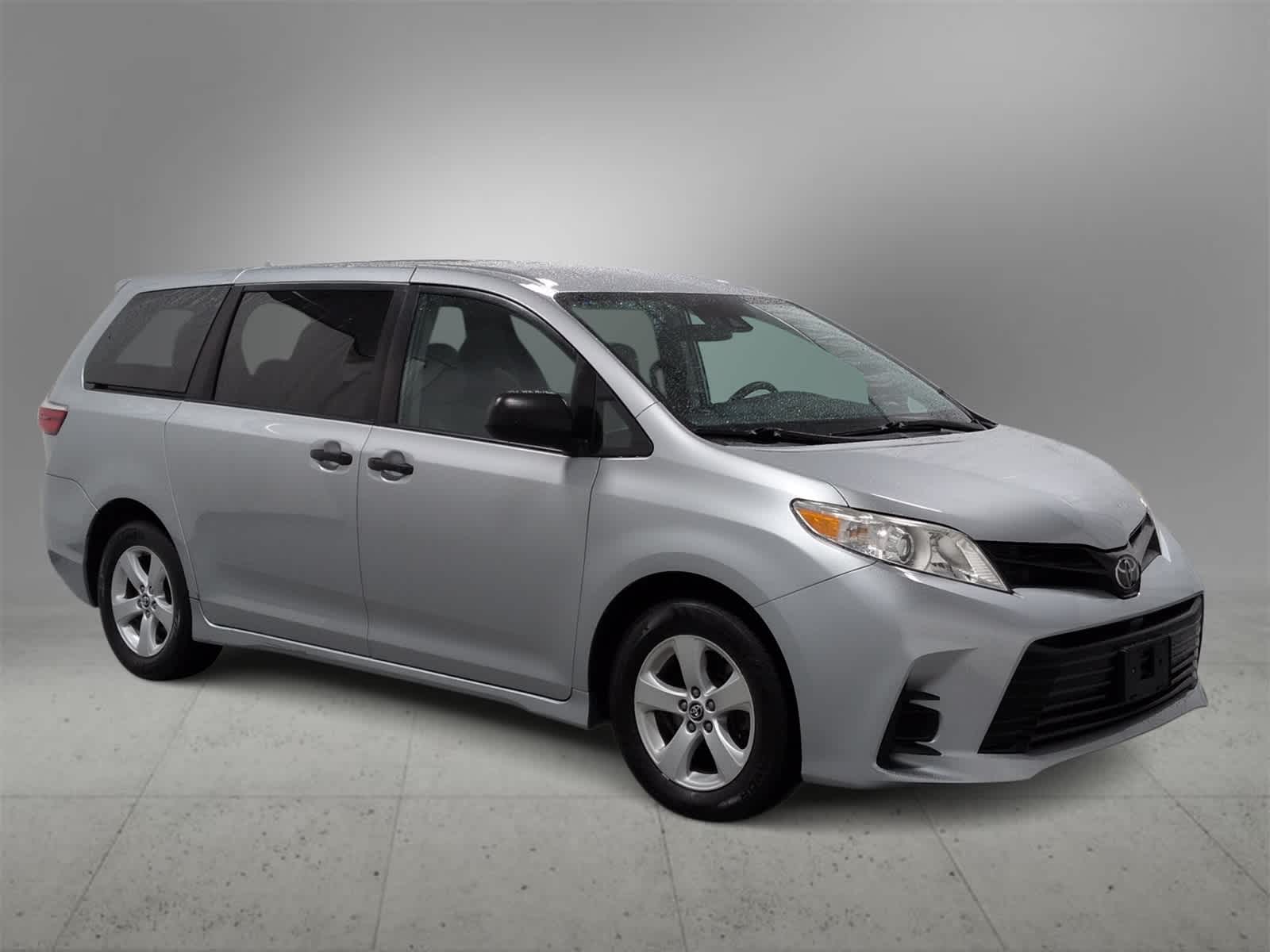 Thumbnail: 2019 Toyota Sienna - 2