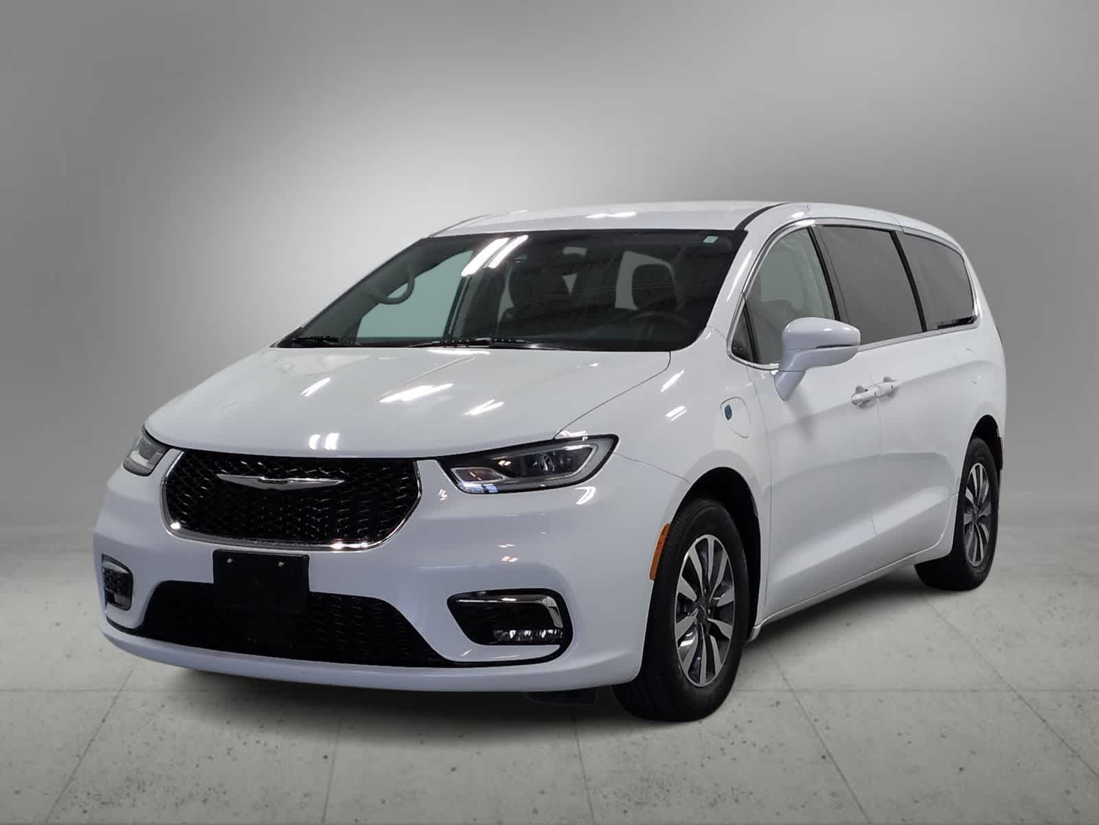 Thumbnail: 2022 Chrysler Pacifica - 1