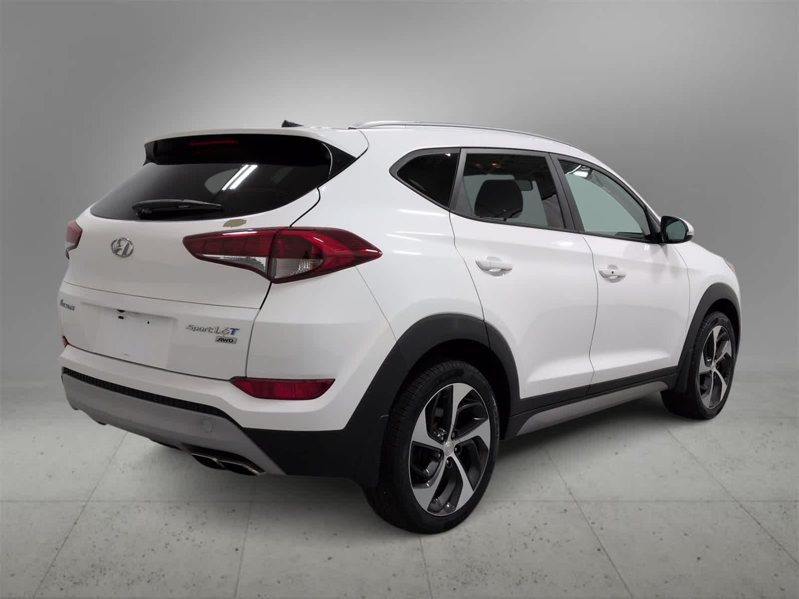 Thumbnail: 2017 Hyundai Tucson - 8