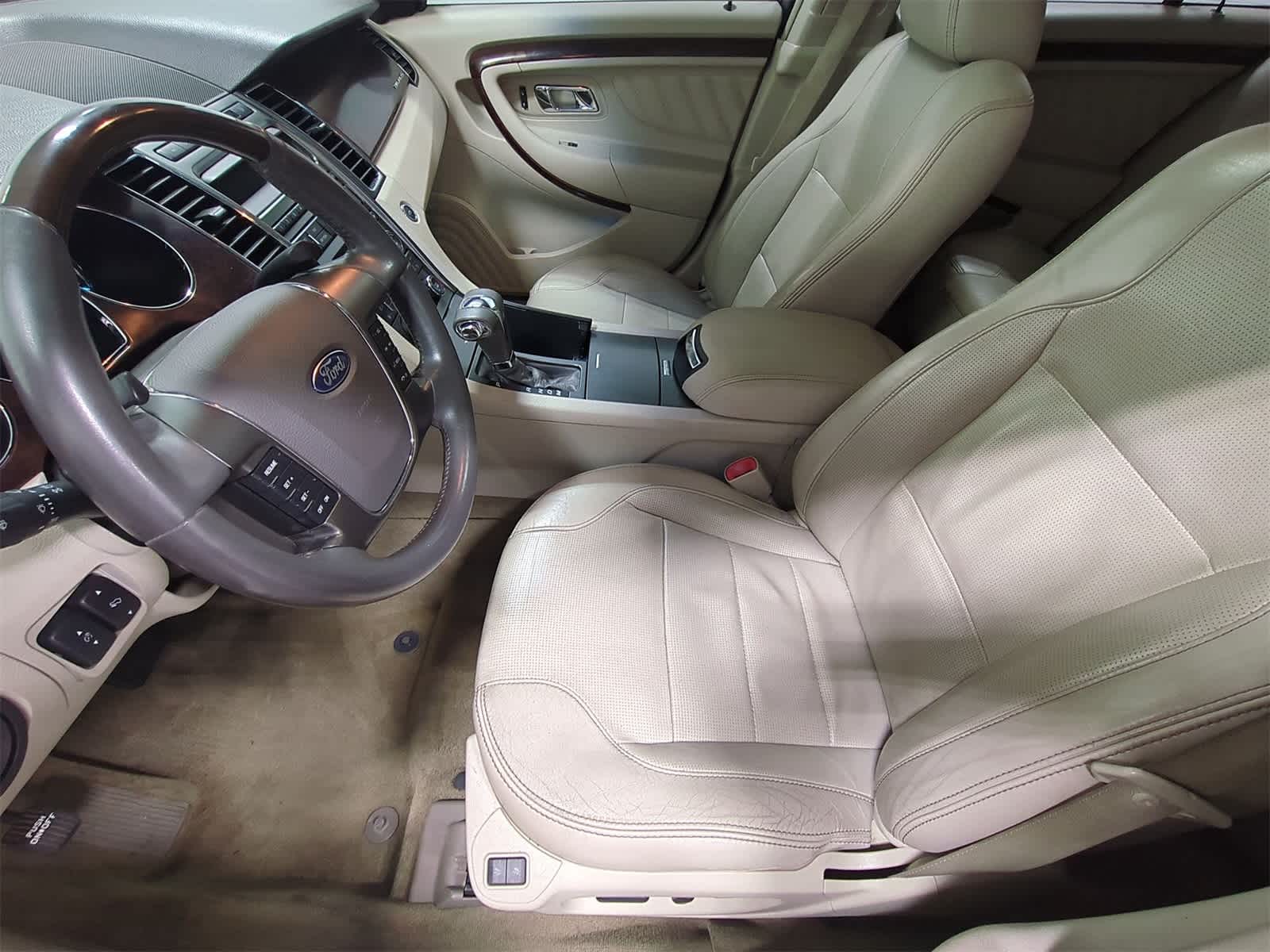 Thumbnail: 2011 Ford Taurus - 17