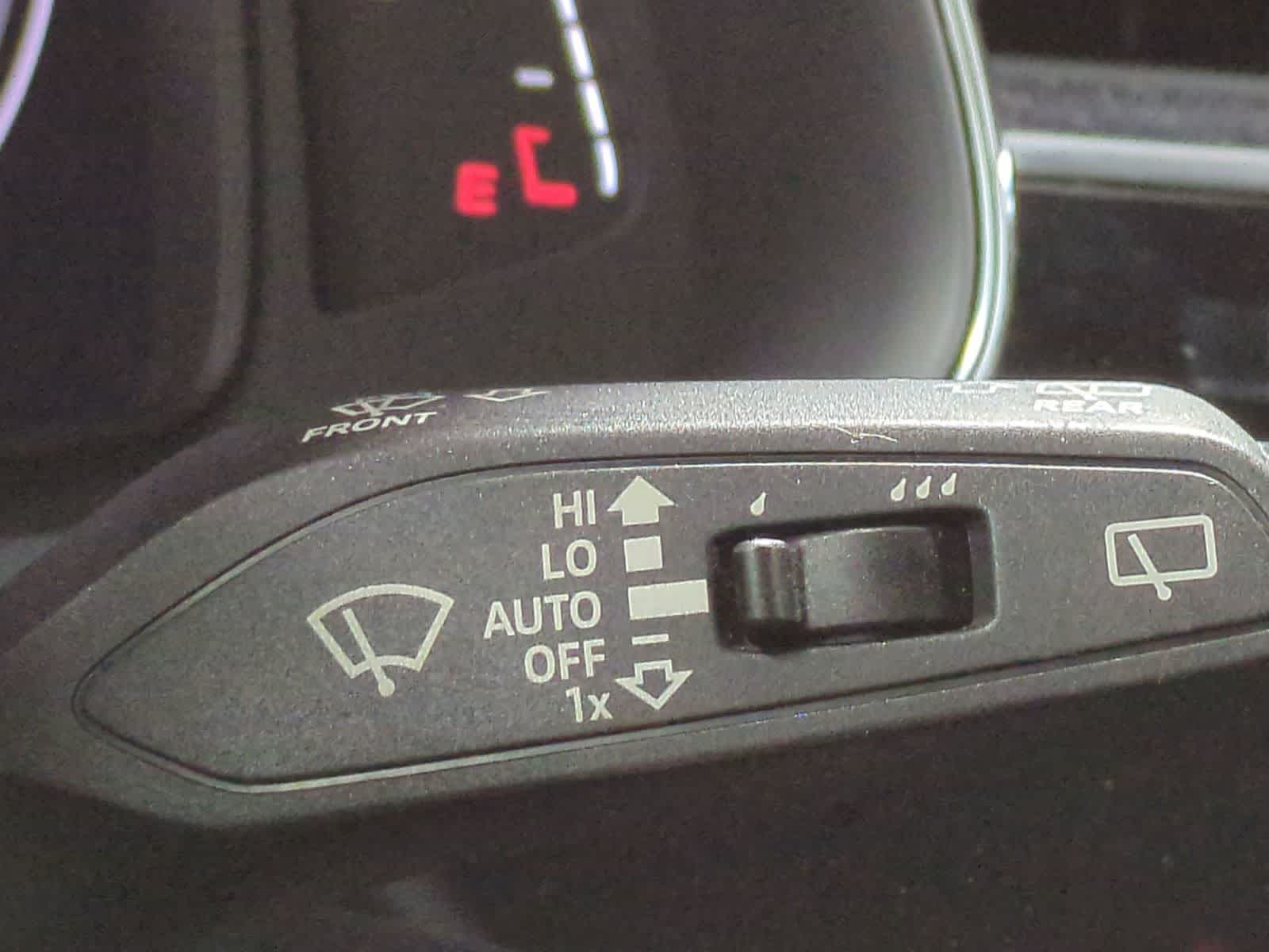 Thumbnail: 2019 Audi Q8 - 27