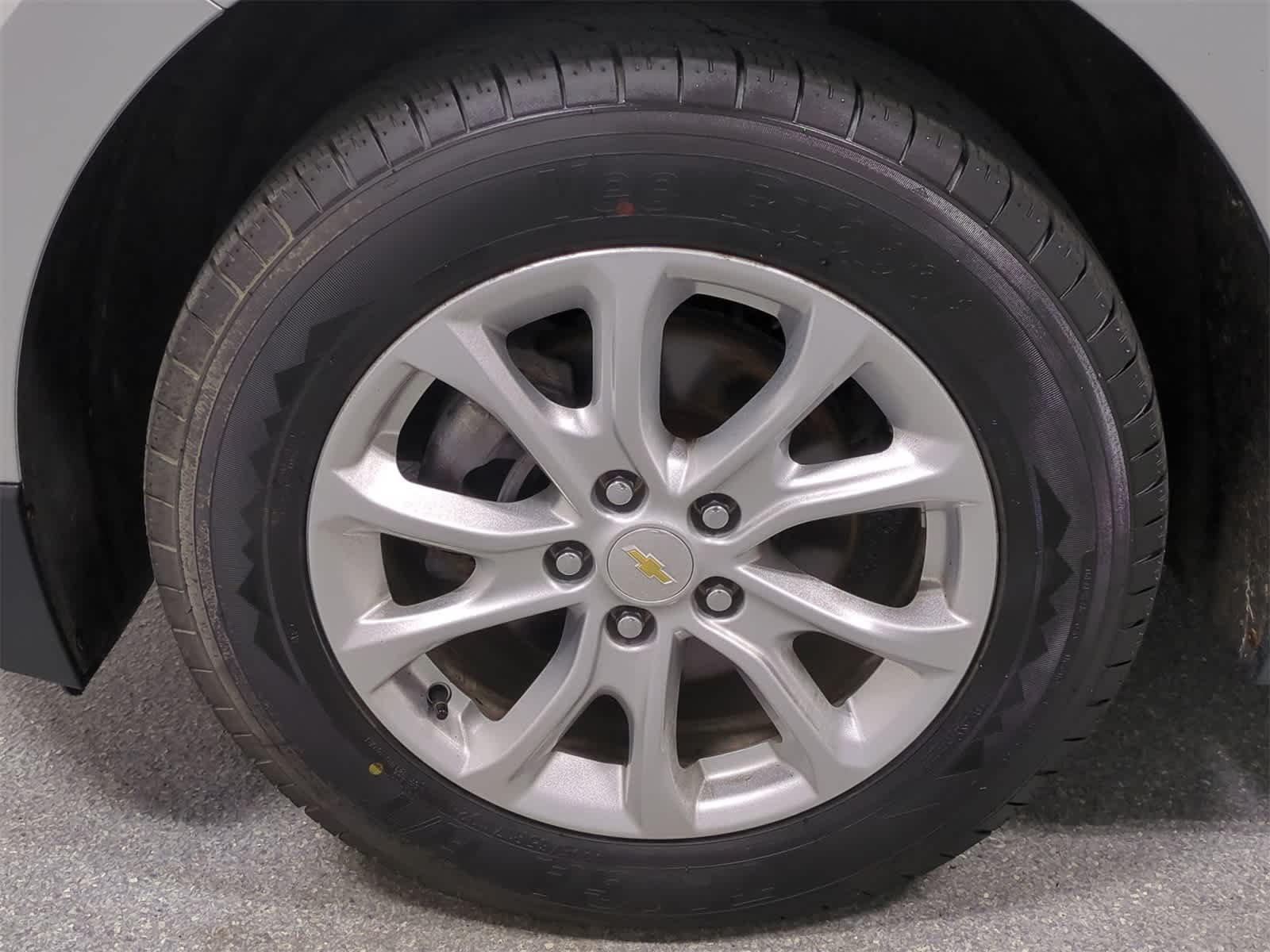 Thumbnail: 2019 Chevrolet Equinox - 14