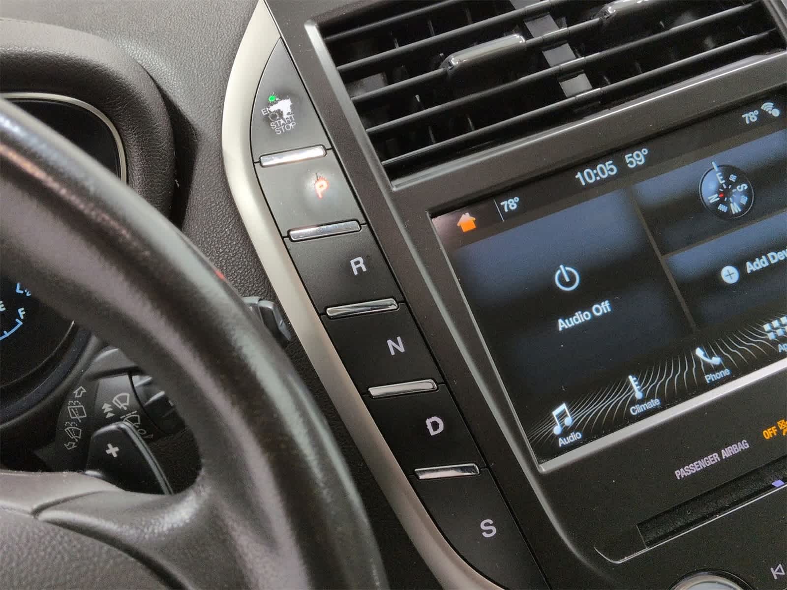 Thumbnail: 2017 Lincoln MKC - 31