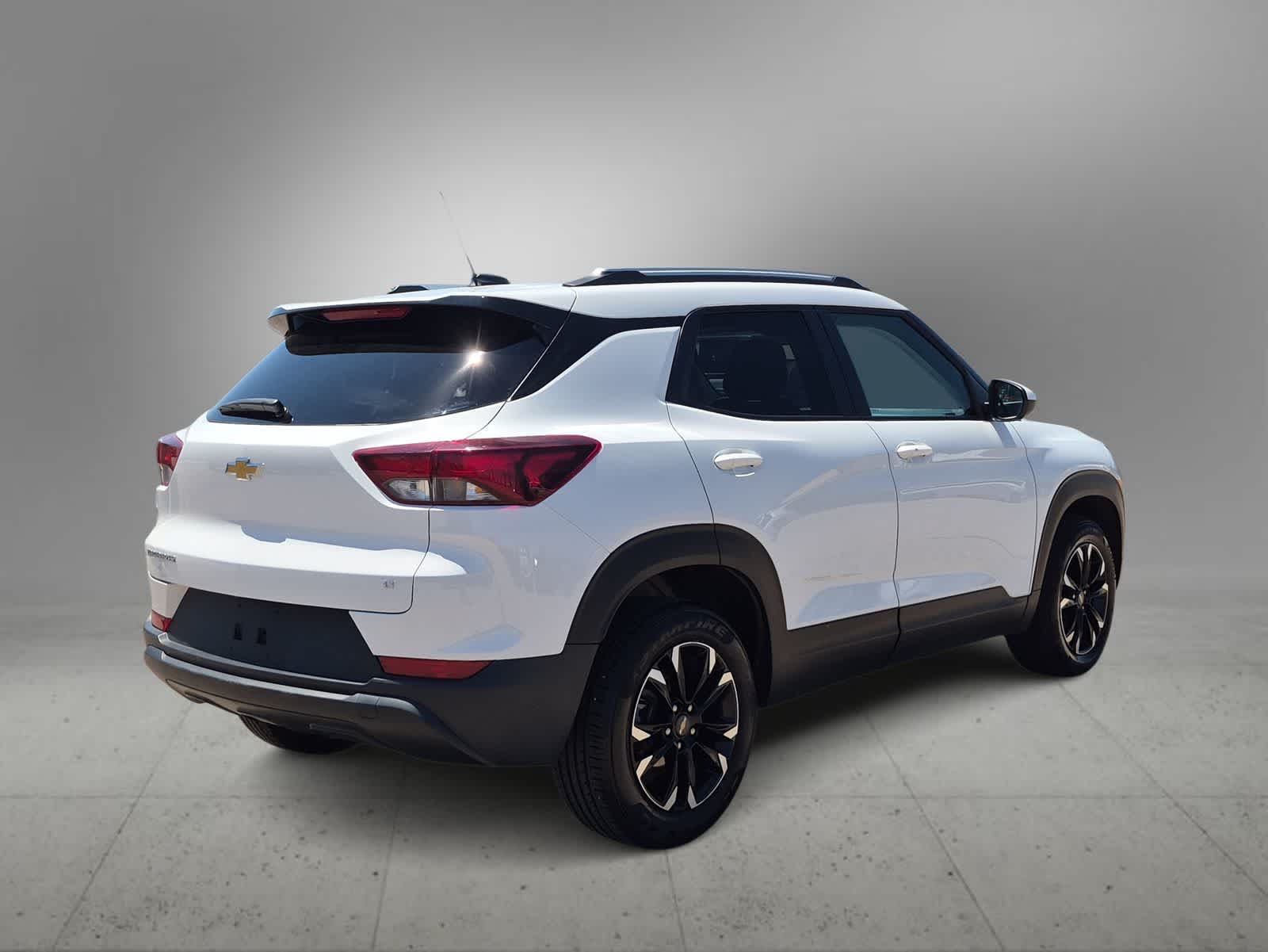 Thumbnail: 2023 Chevrolet TrailBlazer - 8
