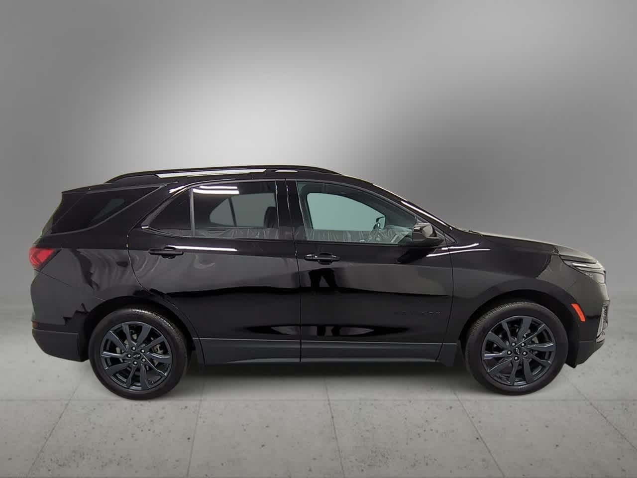 Thumbnail: 2022 Chevrolet Equinox - 9