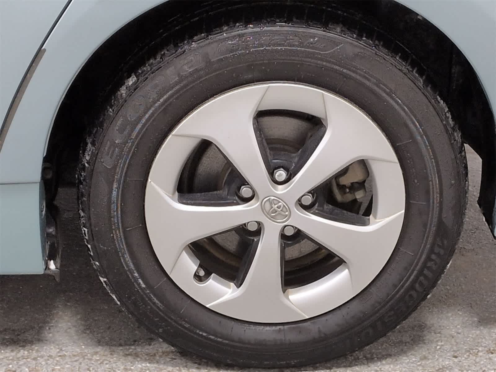 Thumbnail: 2013 Toyota Prius - 14