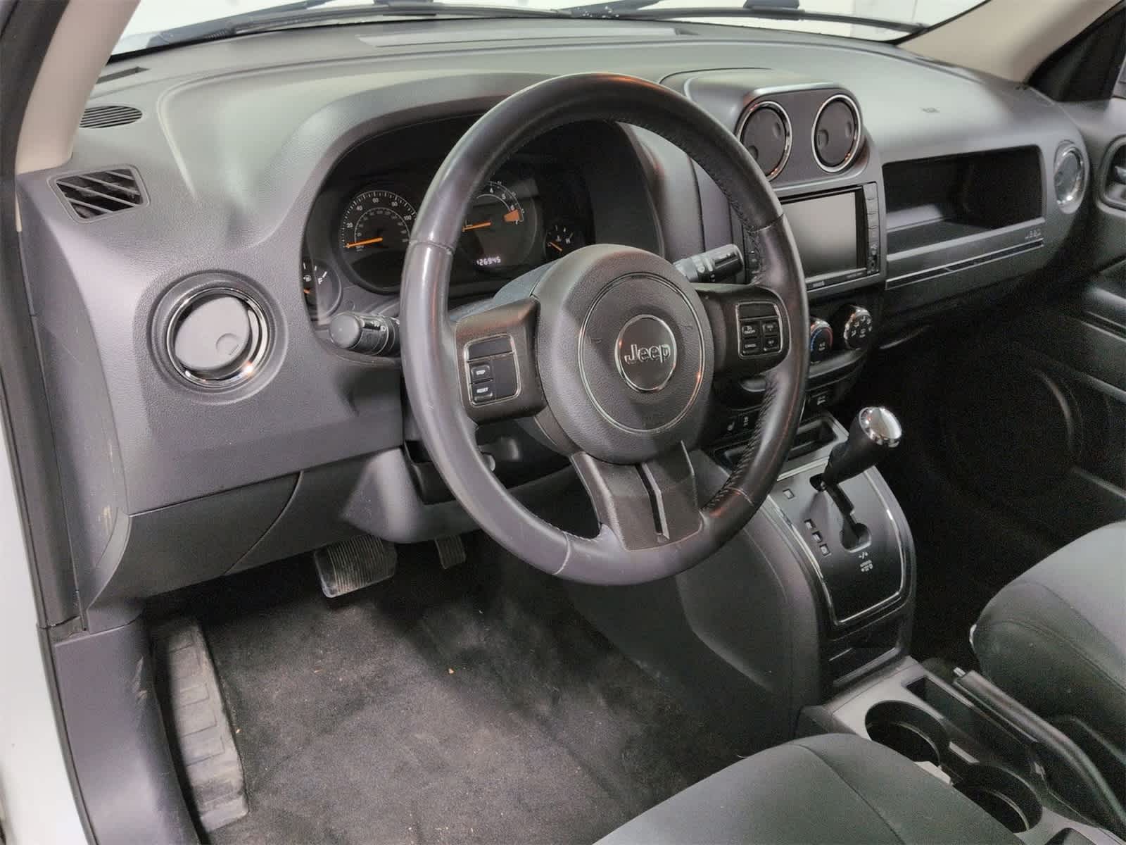 Thumbnail: 2014 Jeep Patriot - 10