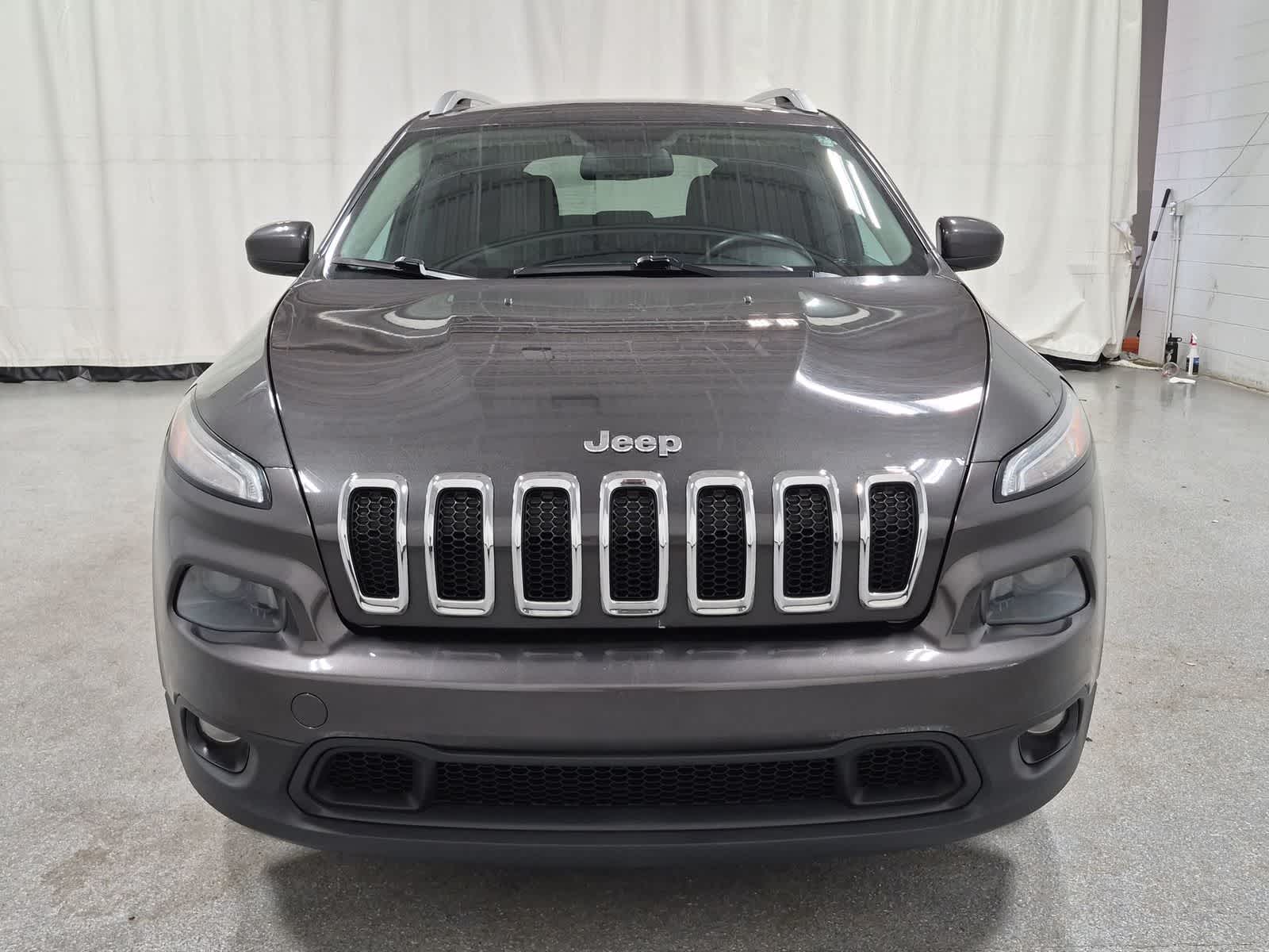 Thumbnail: 2014 Jeep Cherokee - 17