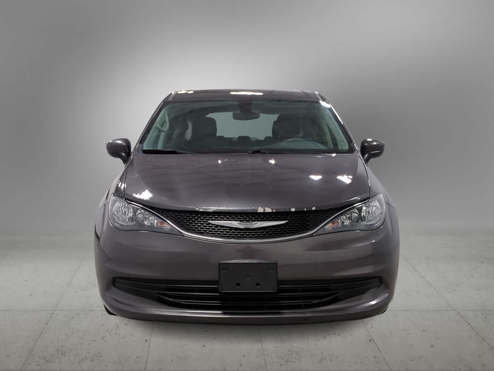 Thumbnail: 2017 Chrysler Pacifica - 3