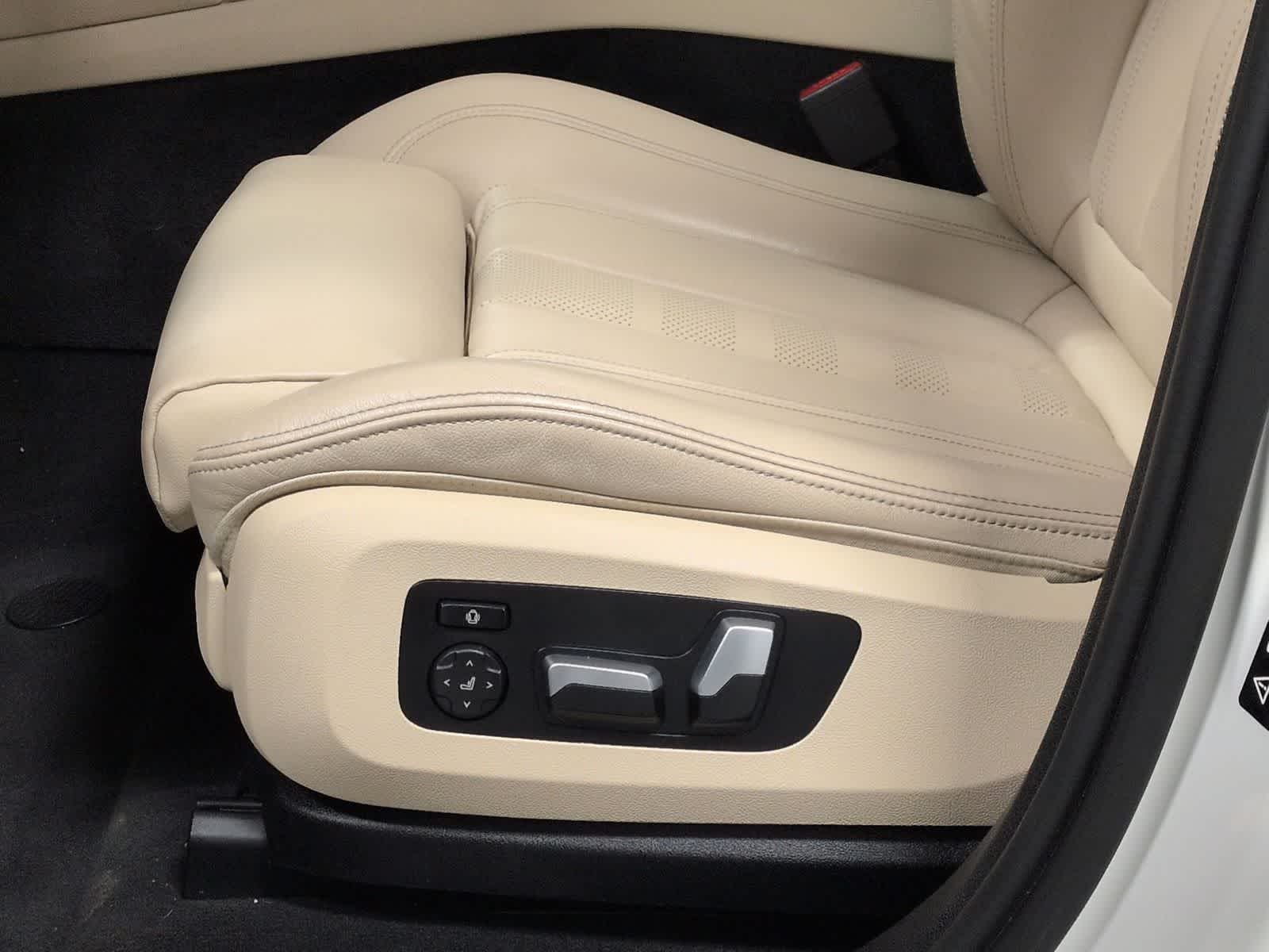 Thumbnail: 2022 BMW X6 - 18