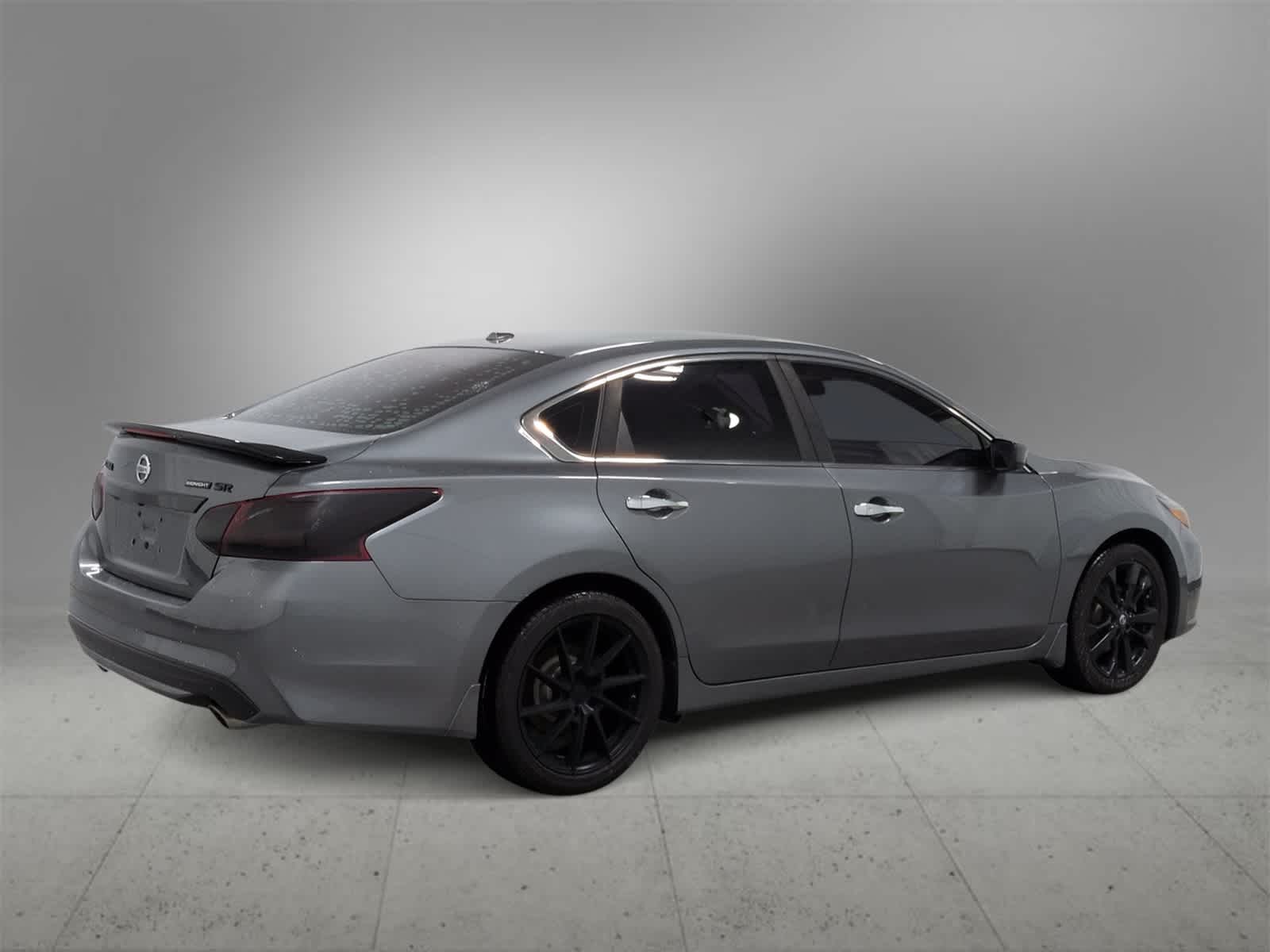Thumbnail: 2018 Nissan Altima - 8