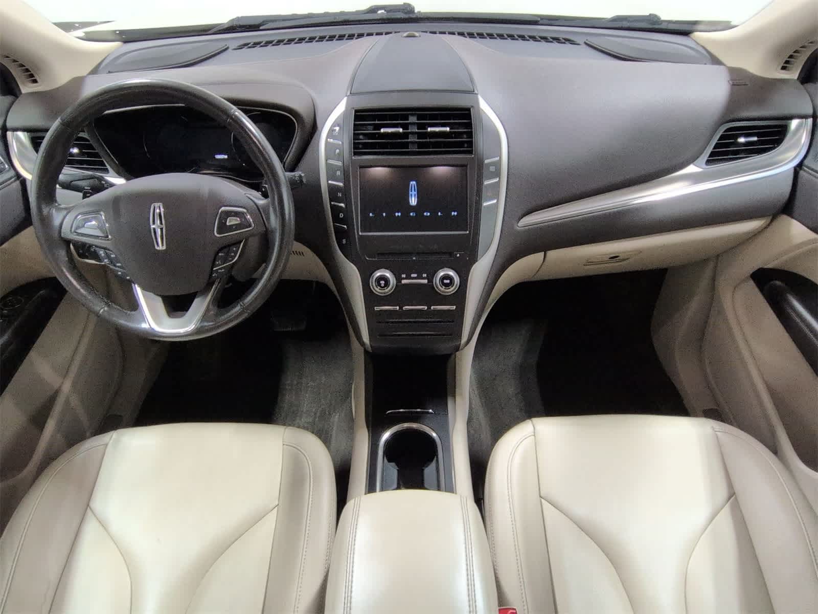 Thumbnail: 2017 Lincoln MKC - 16