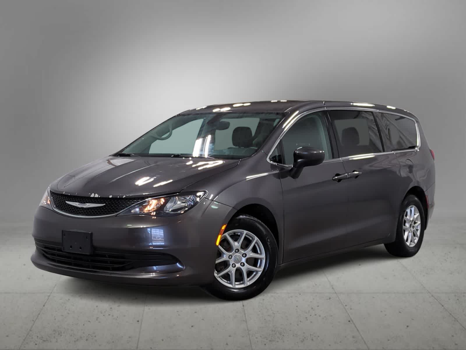 2017 Chrysler Pacifica LX -
                  Farmington Hills, MI
