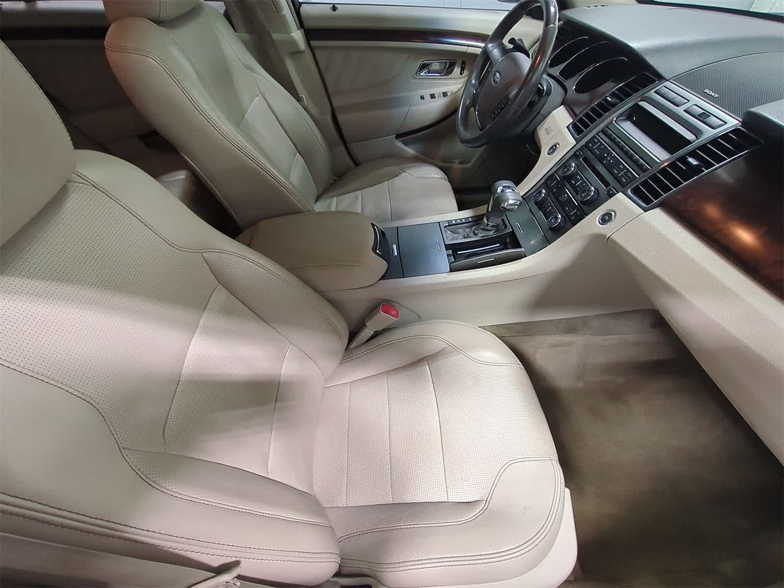 Thumbnail: 2011 Ford Taurus - 24