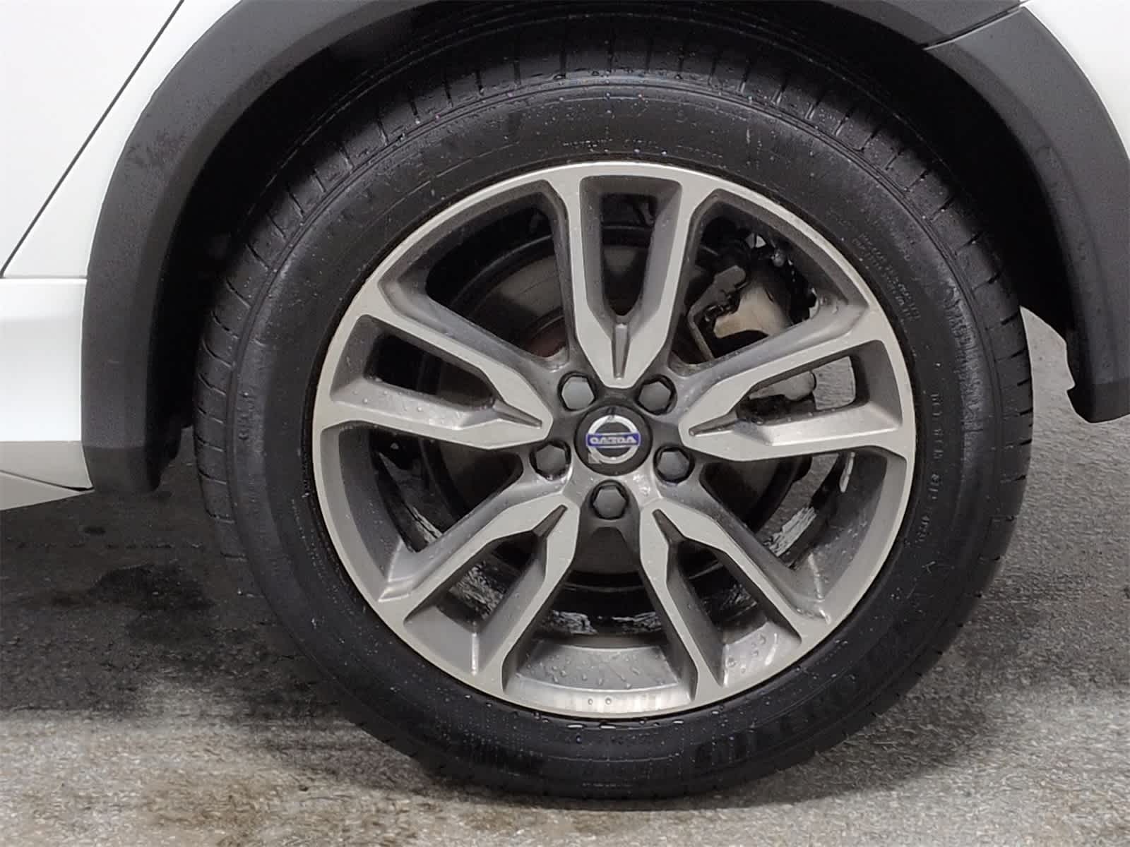 Thumbnail: 2017 Volvo S60 - 14