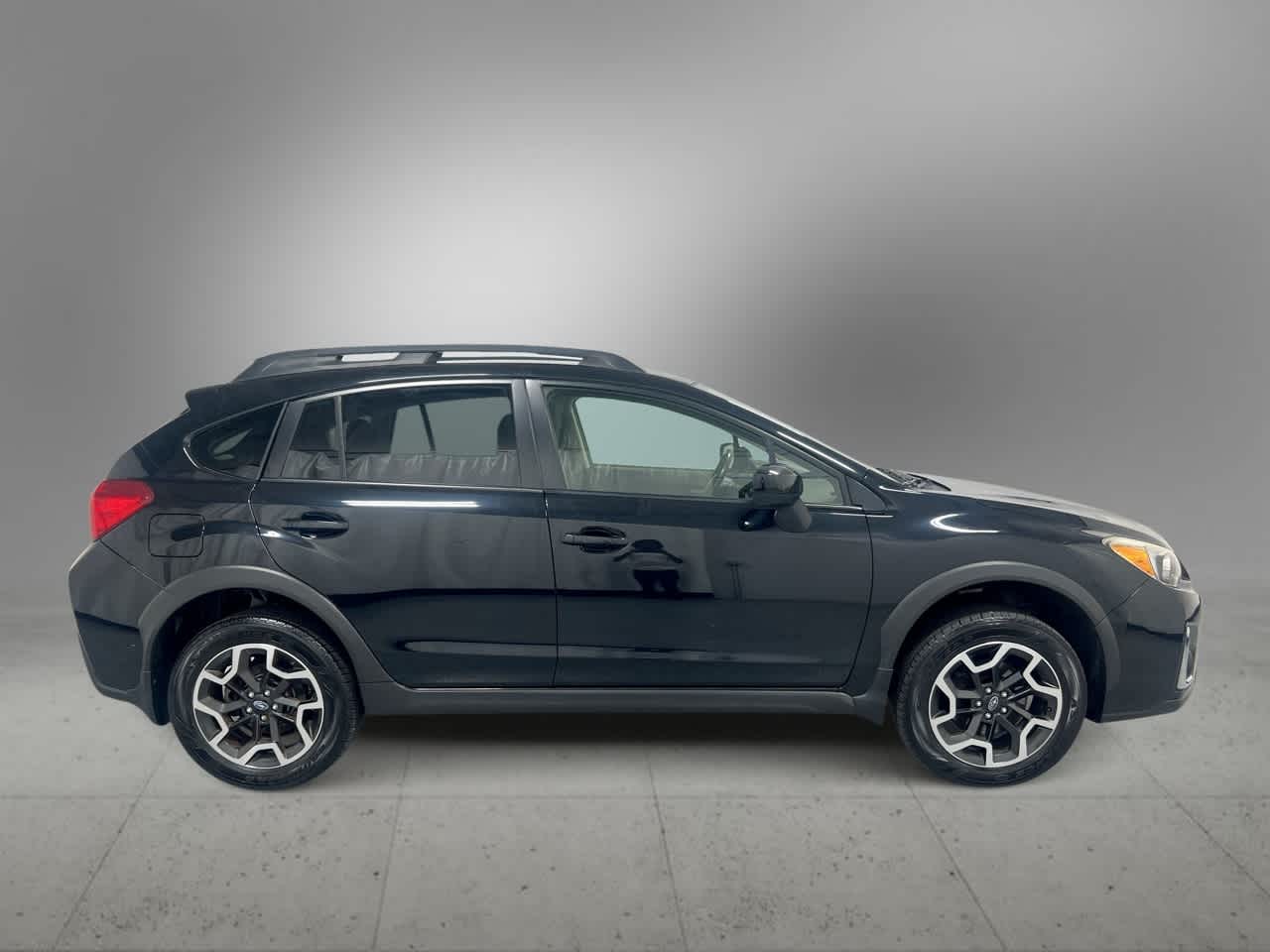 Thumbnail: 2016 Subaru Crosstrek - 9