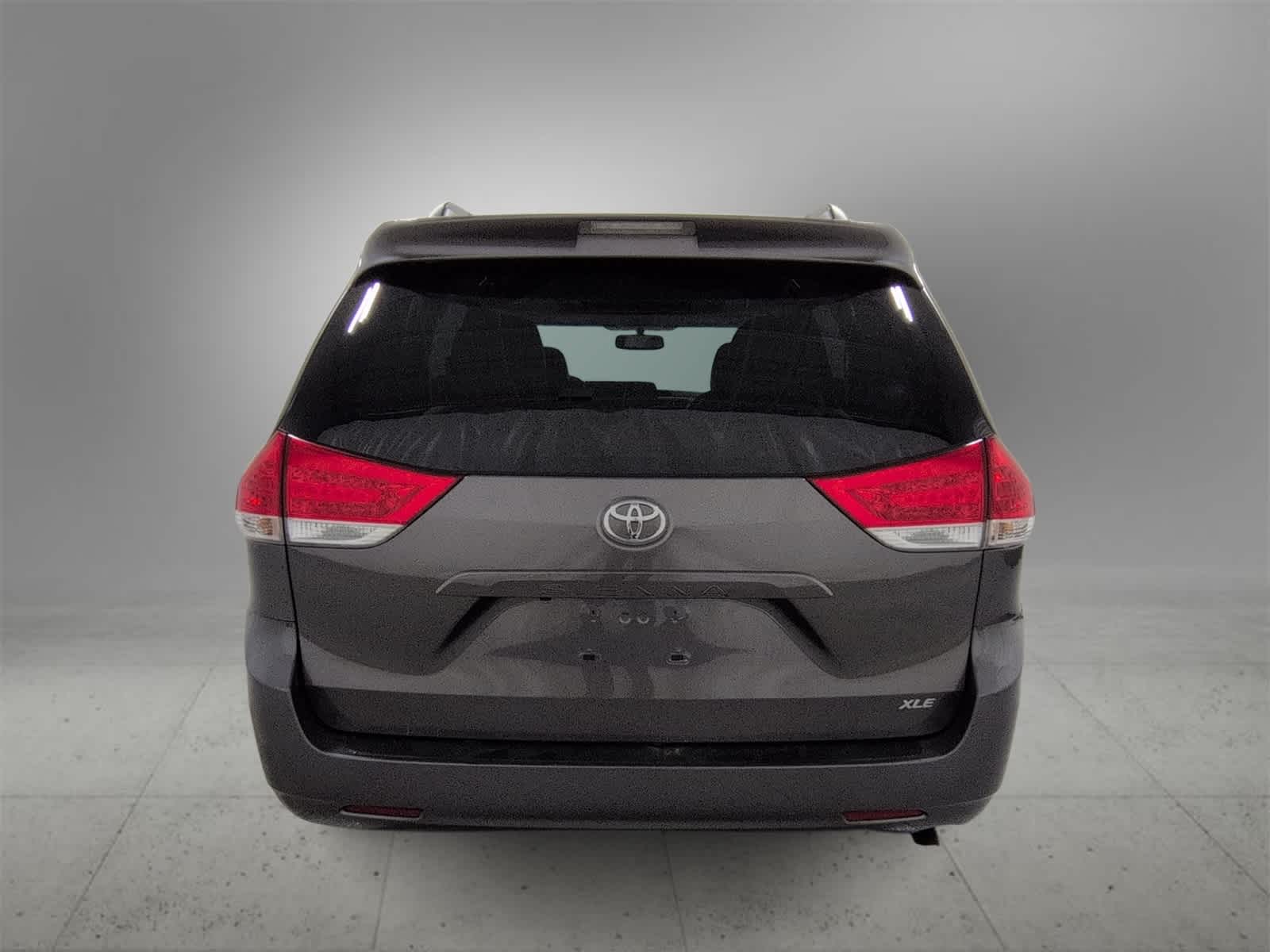 Thumbnail: 2014 Toyota Sienna - 7