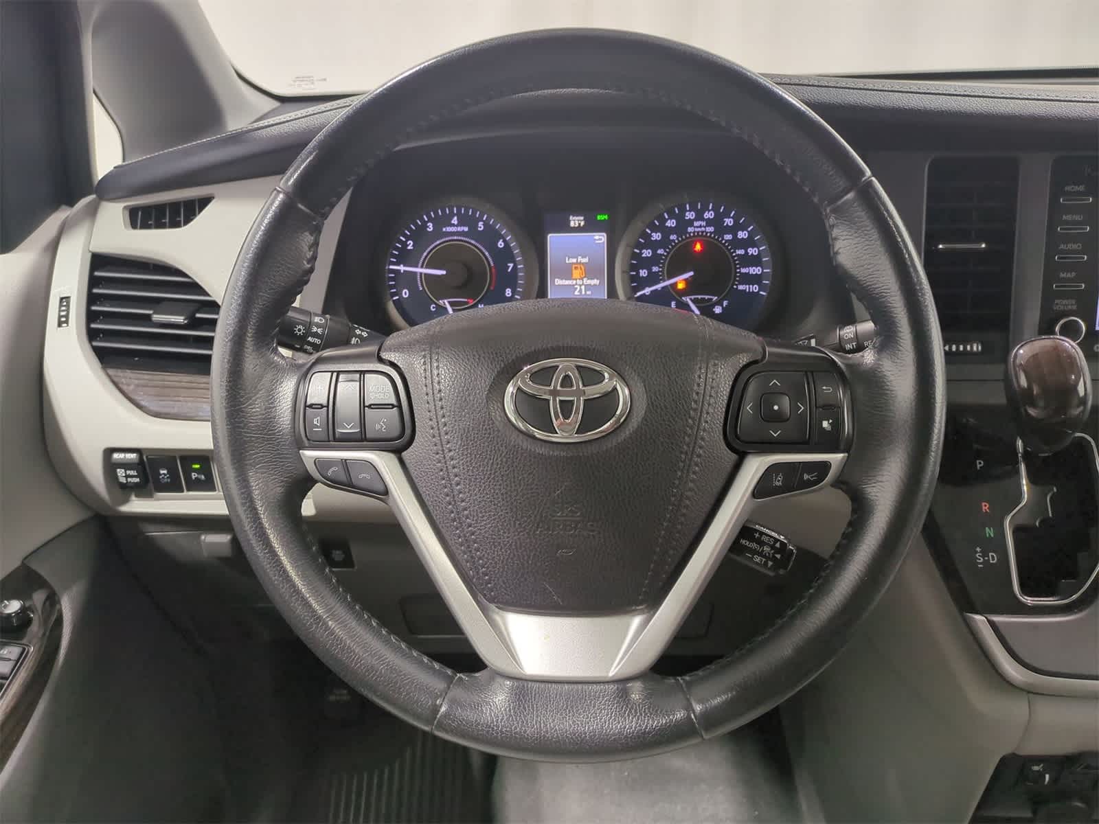 Thumbnail: 2020 Toyota Sienna - 25