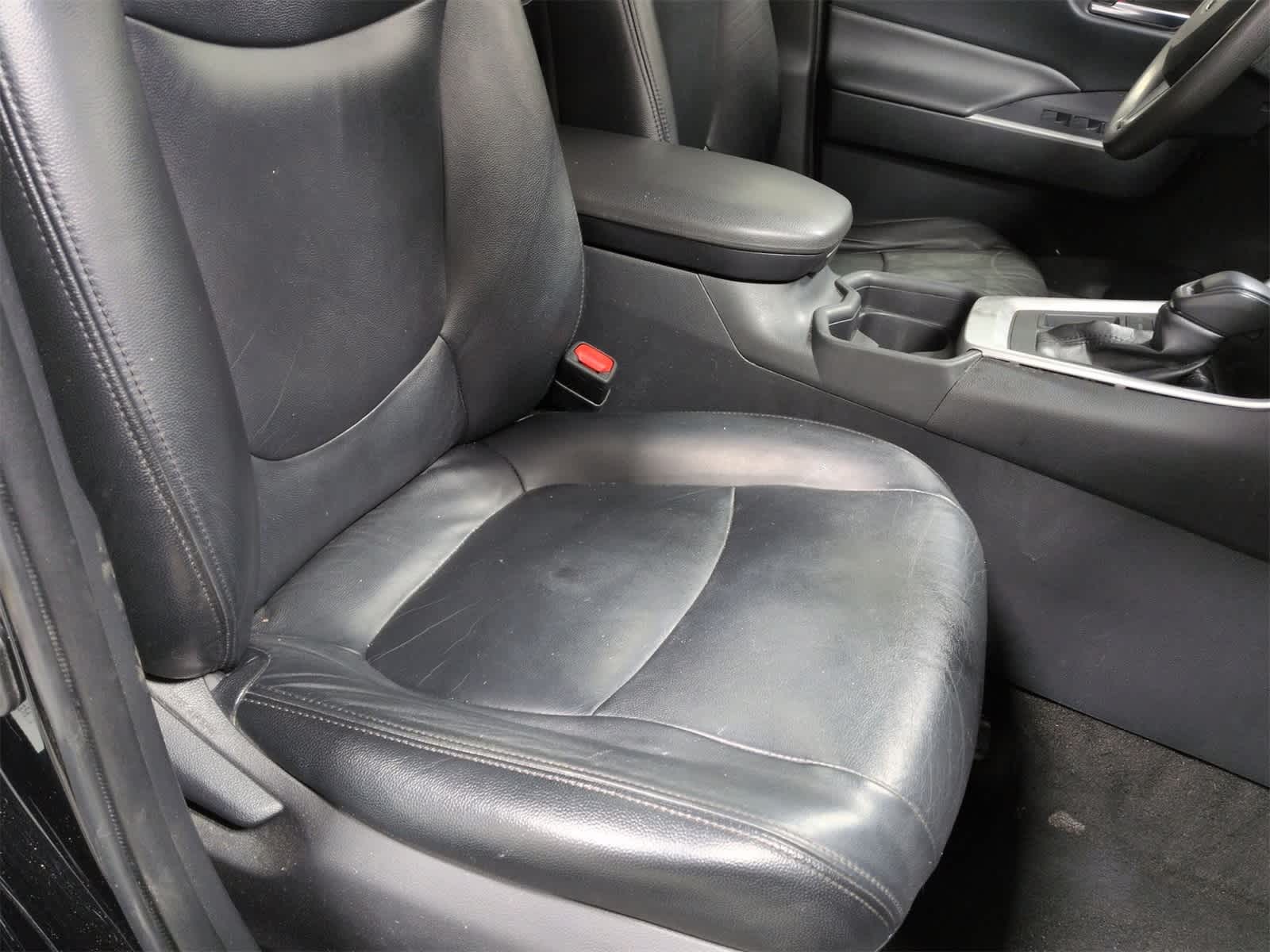 Thumbnail: 2019 Toyota RAV4 - 23