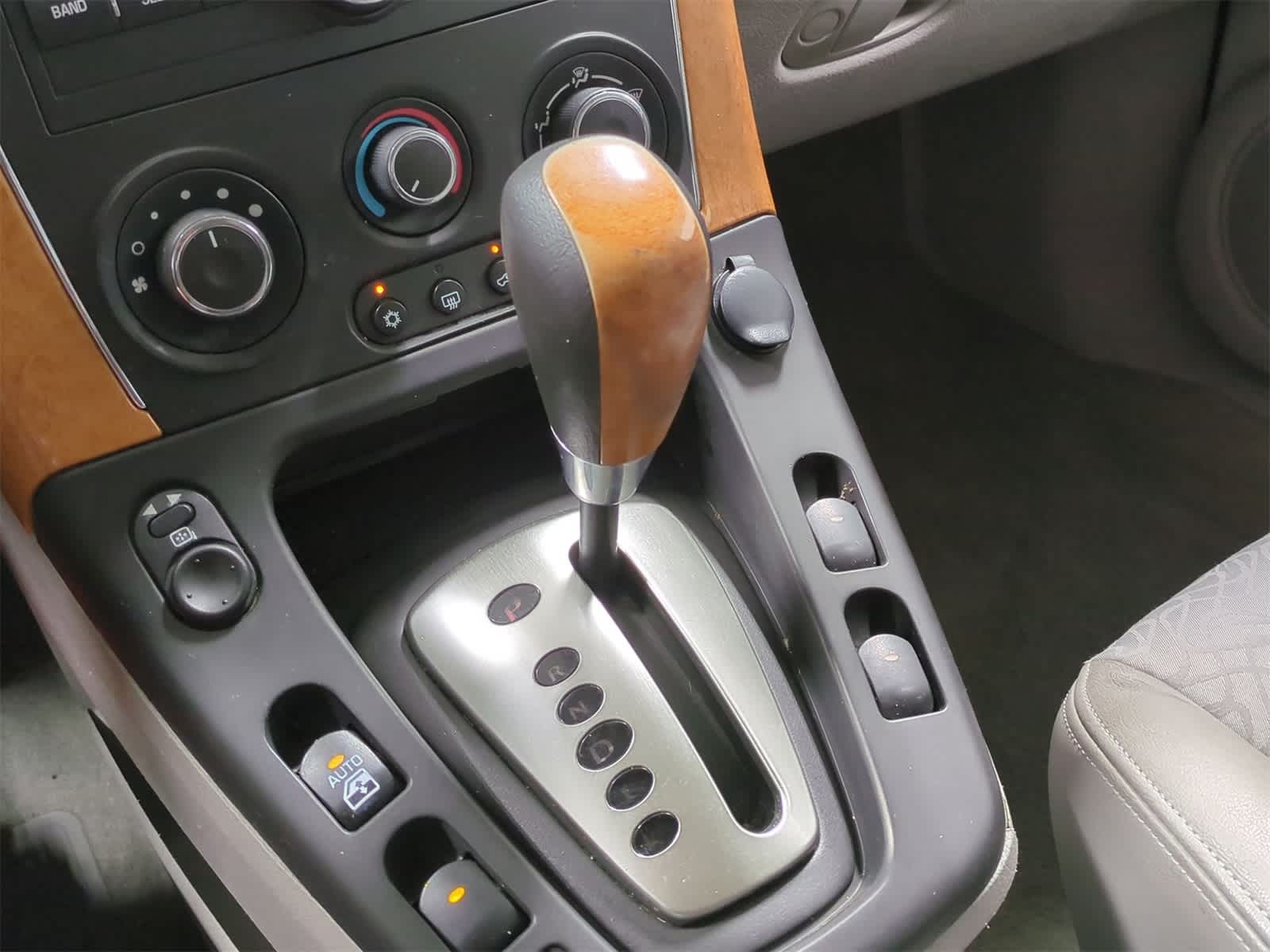 Thumbnail: 2006 Saturn VUE - 28