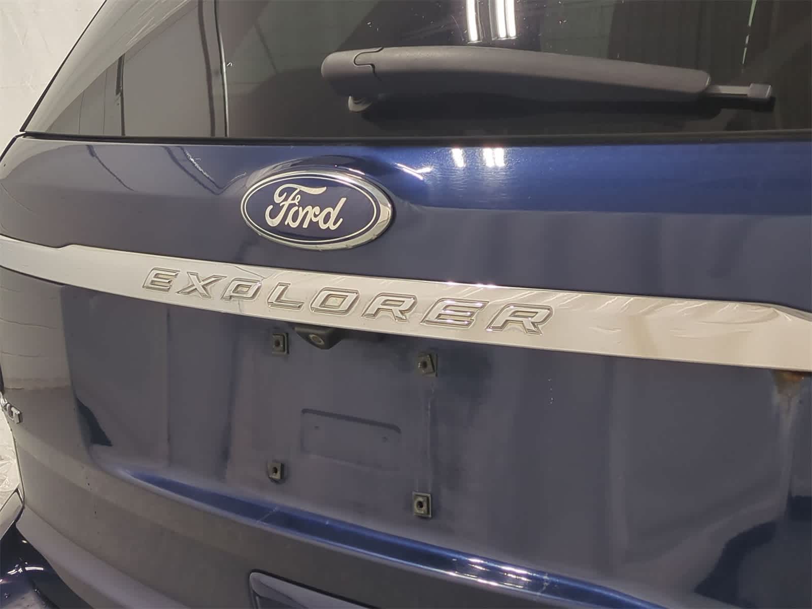 Thumbnail: 2012 Ford Explorer - 13