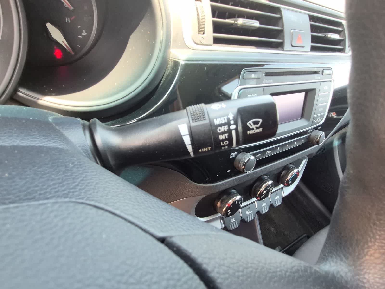 Thumbnail: 2016 Kia Rio - 24