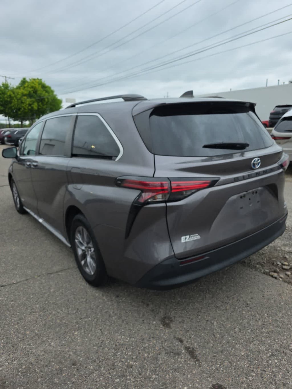 Used 2021 Toyota Sienna XLE 8 Passenger Van