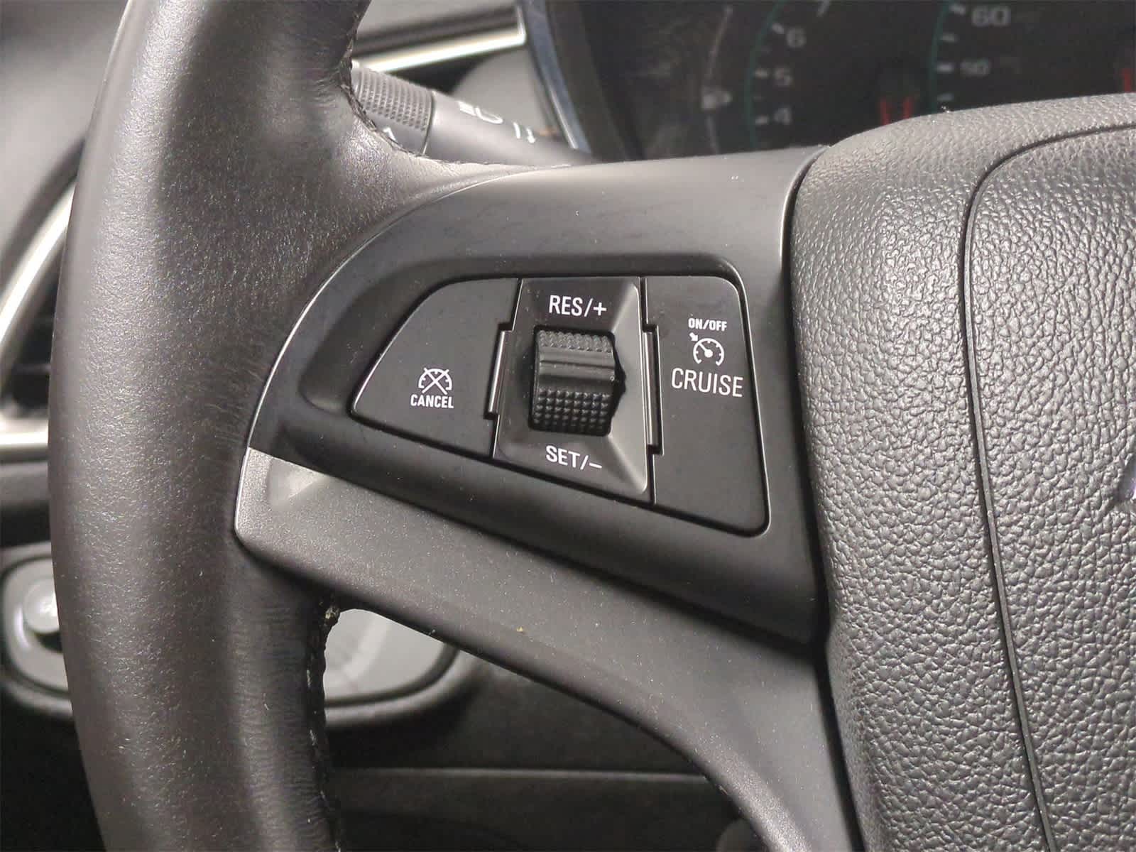 Thumbnail: 2017 Chevrolet Trax - 24