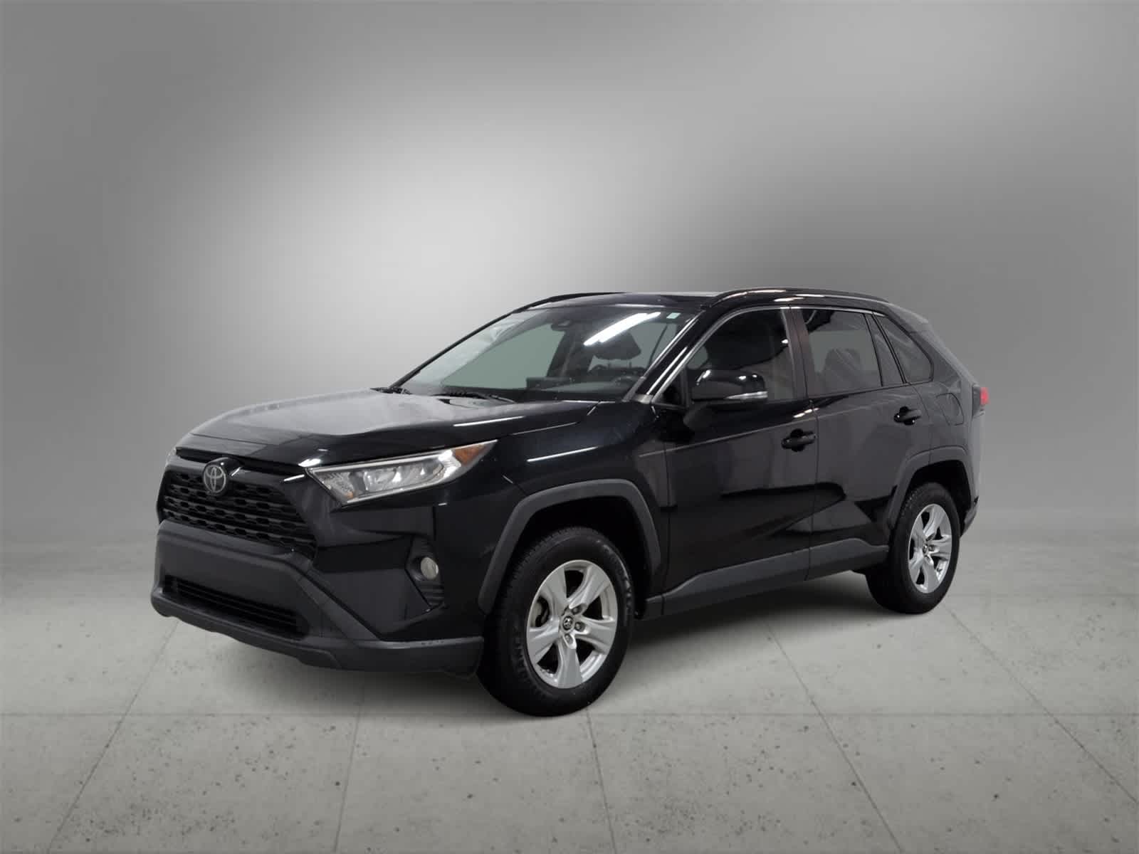 Thumbnail: 2019 Toyota RAV4 - 4