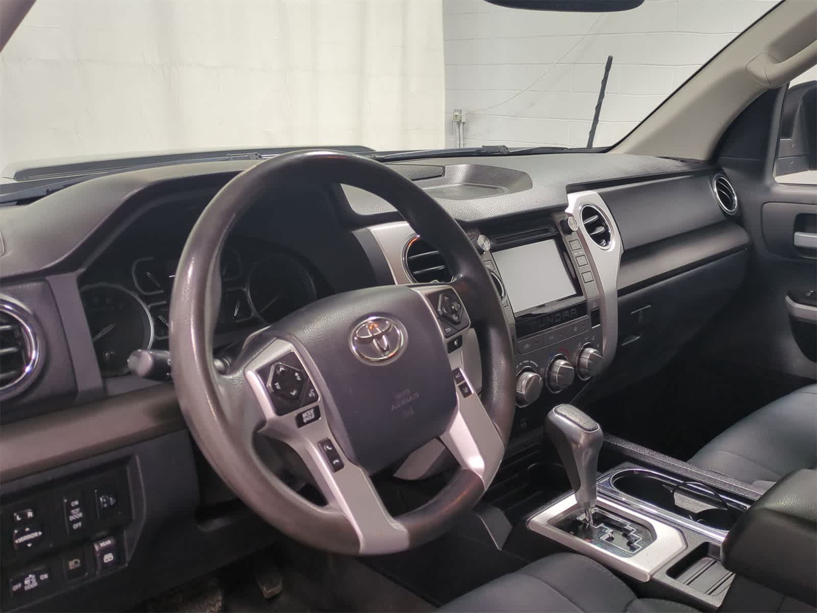 Thumbnail: 2019 Toyota Tundra - 10