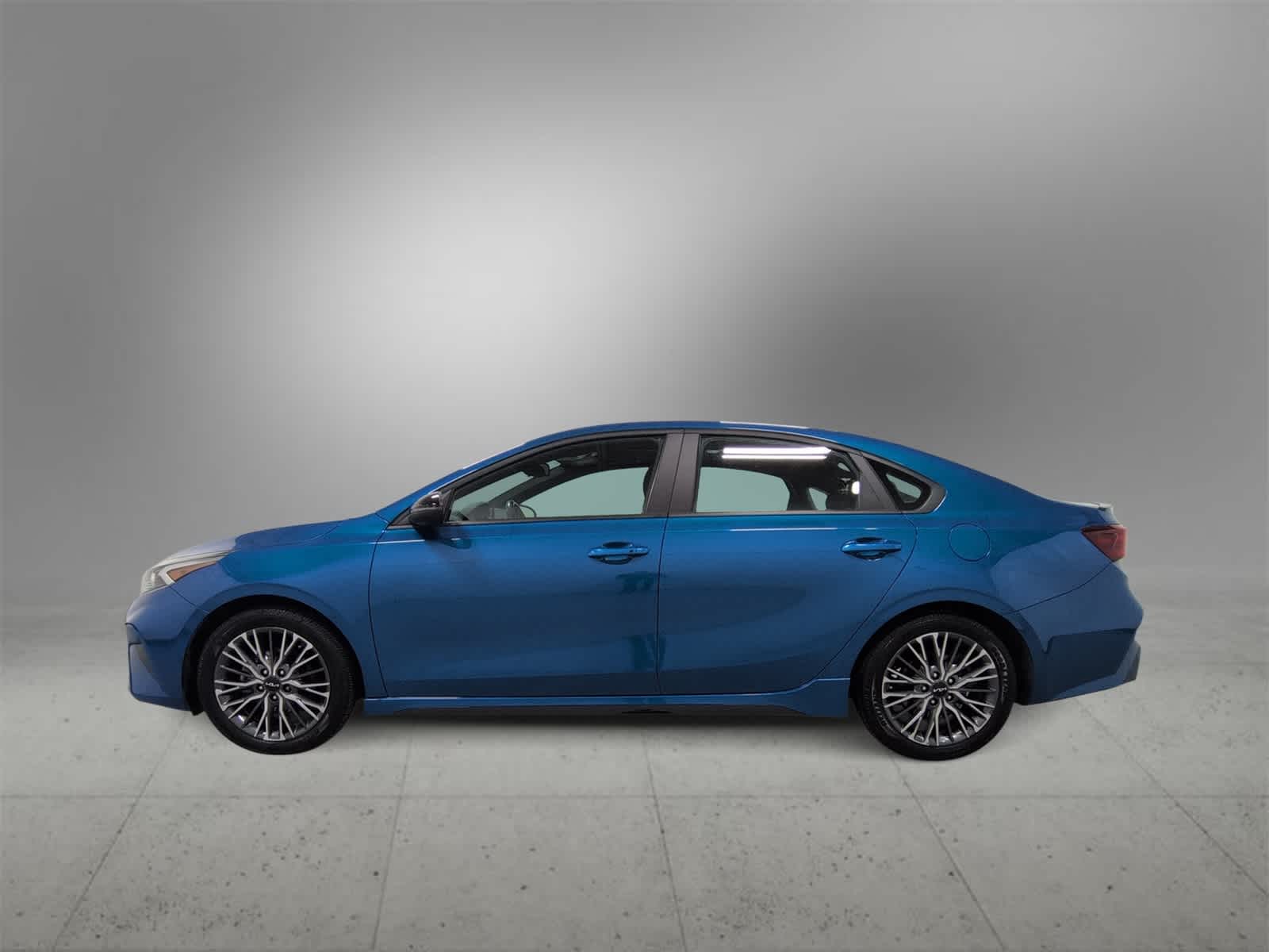 Thumbnail: 2023 Kia Forte - 5