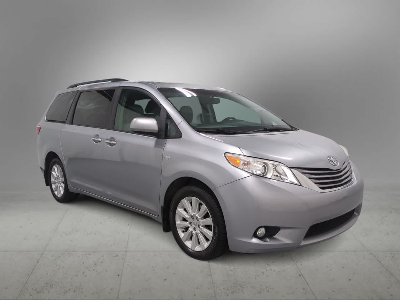 Thumbnail: 2016 Toyota Sienna - 2