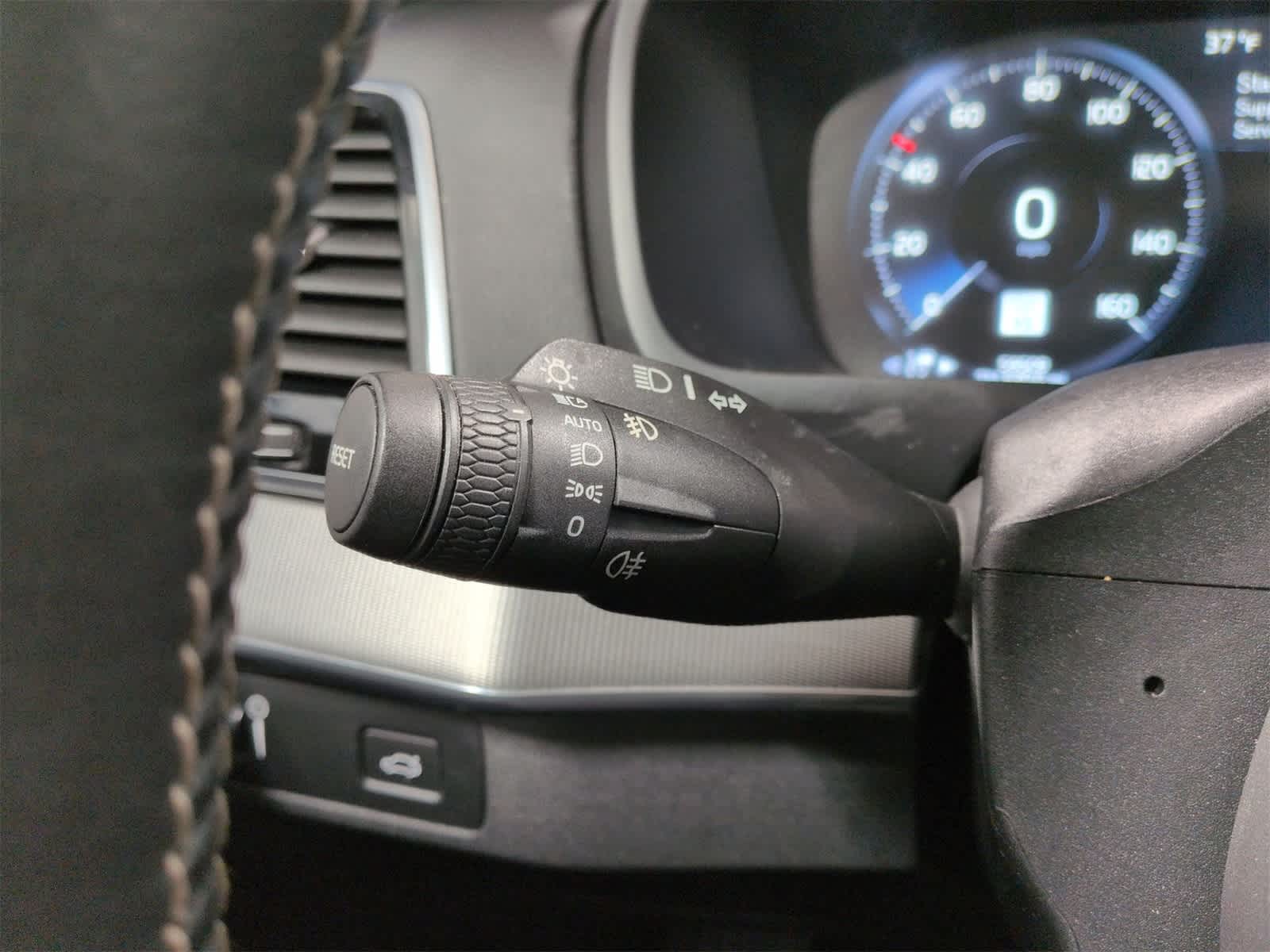 Thumbnail: 2019 Volvo XC90 - 33