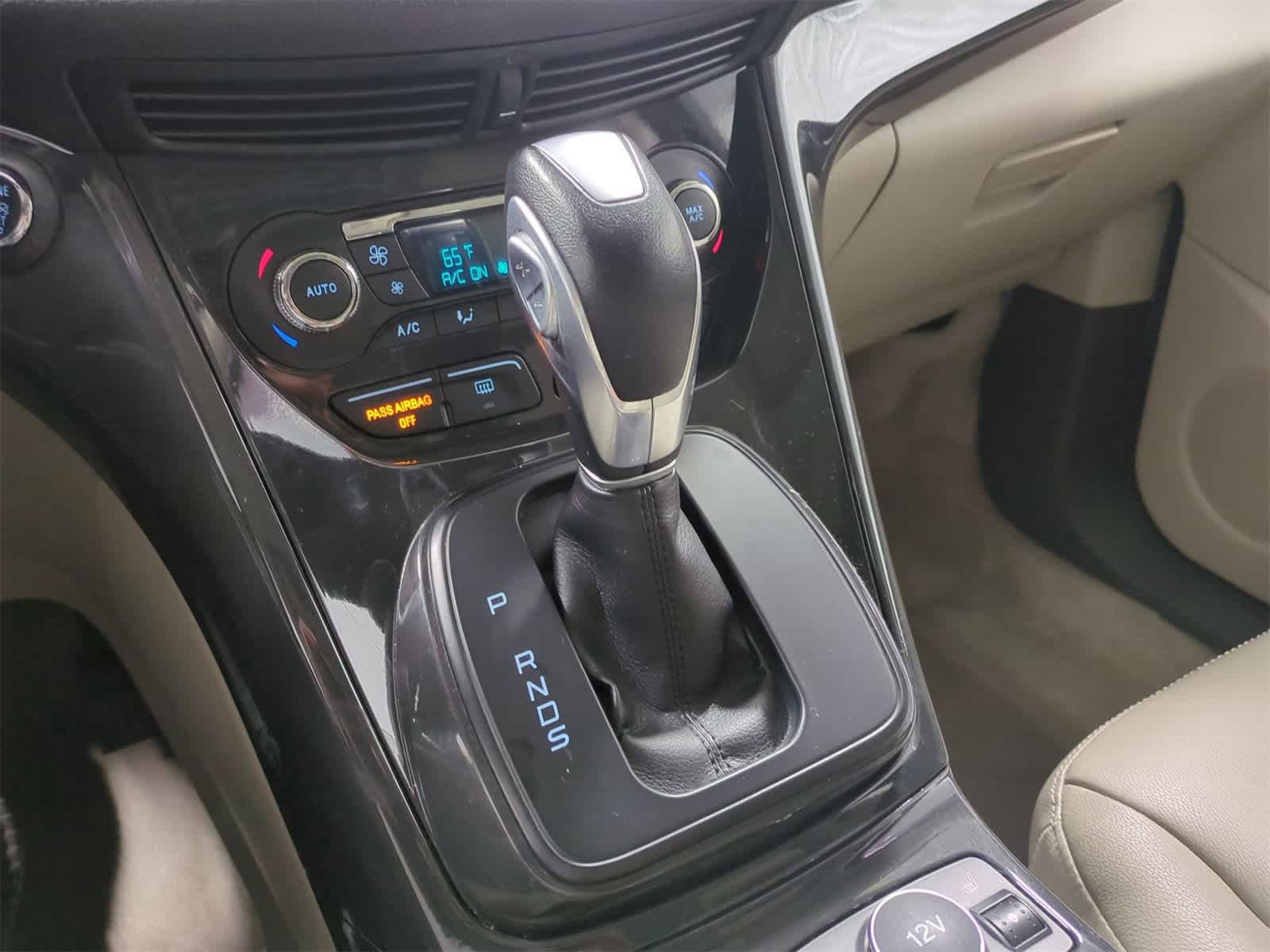 Thumbnail: 2015 Ford Escape - 33