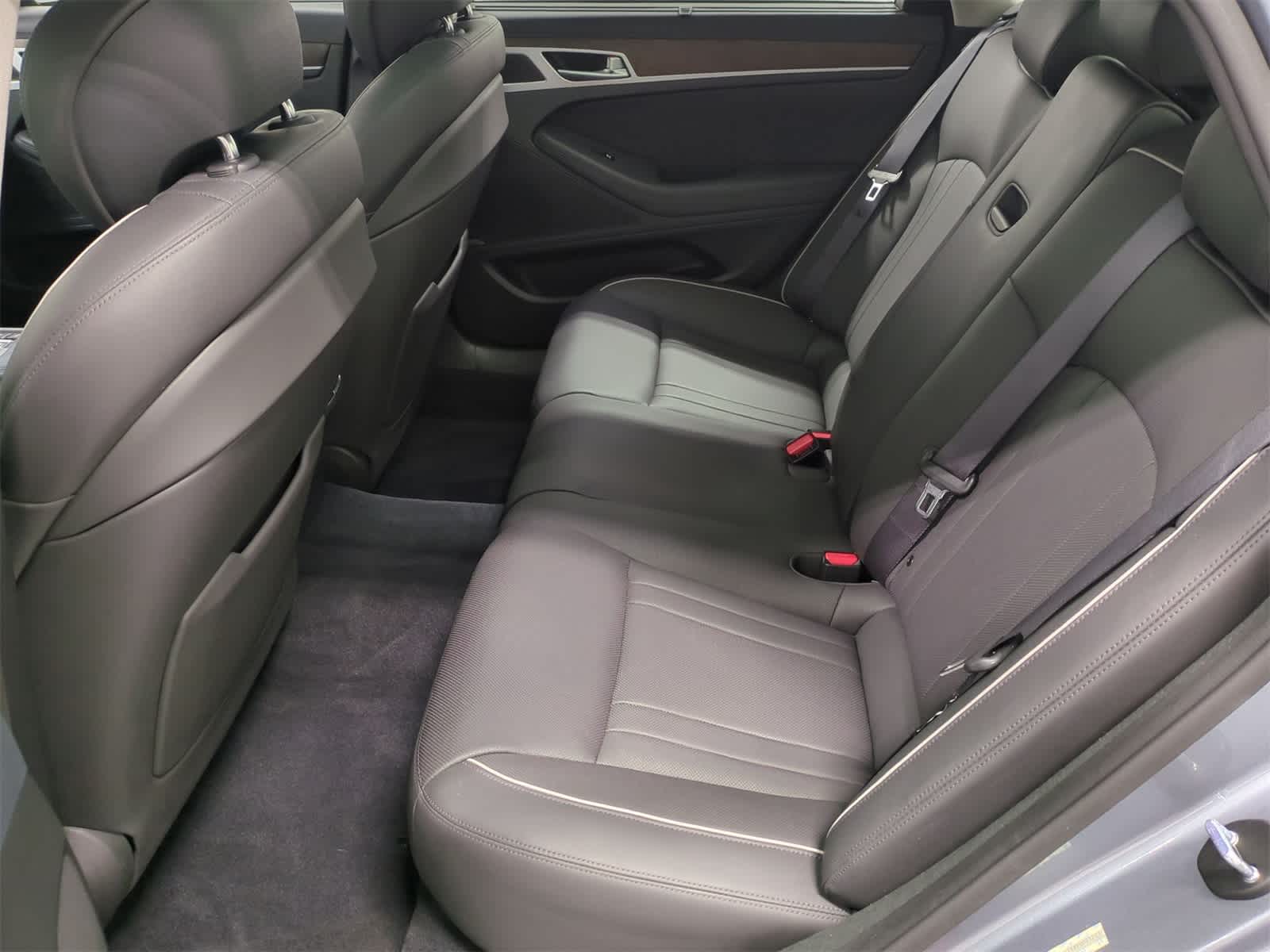 Thumbnail: 2015 Hyundai Genesis - 20