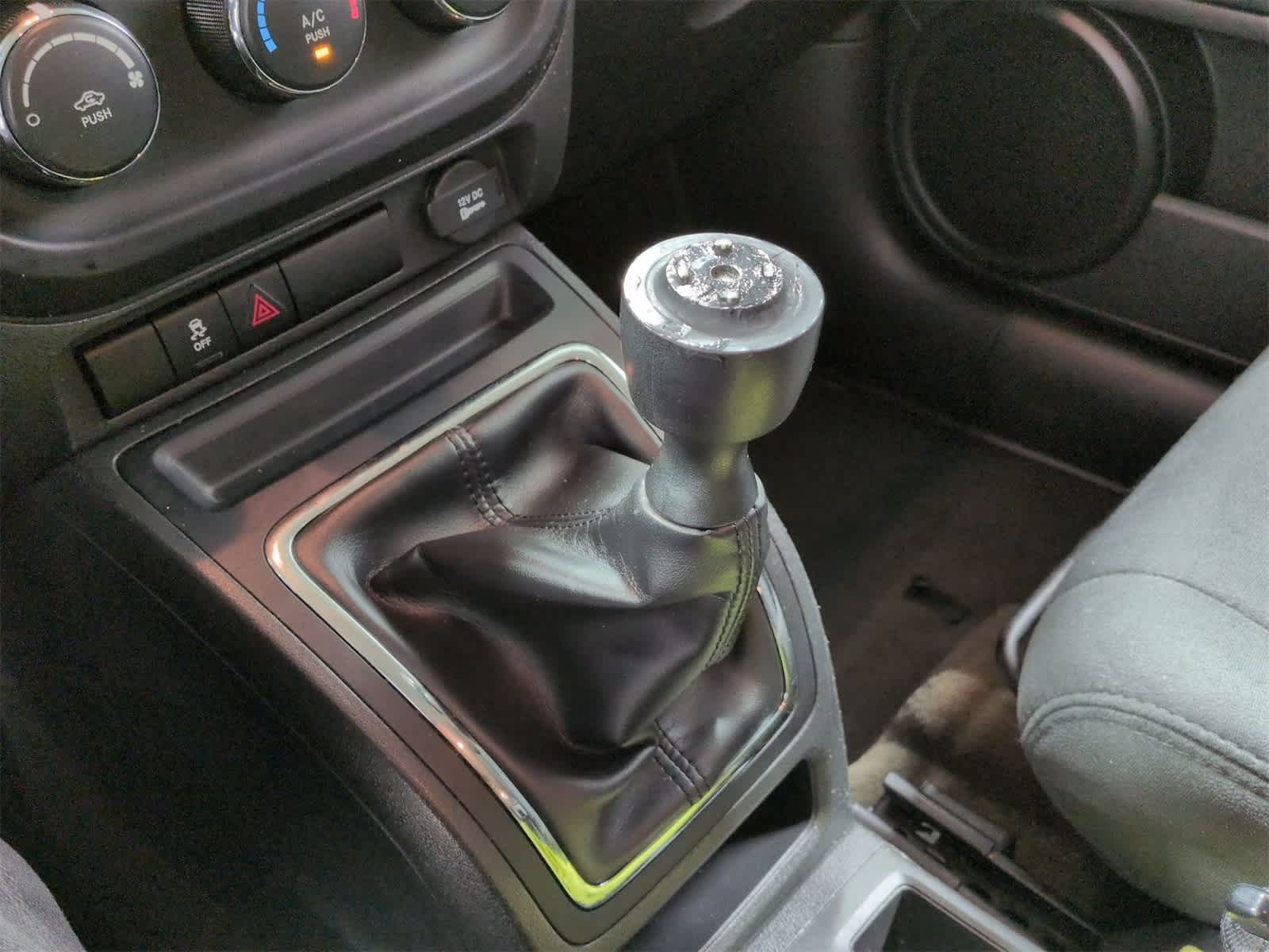 Thumbnail: 2016 Jeep Patriot - 30