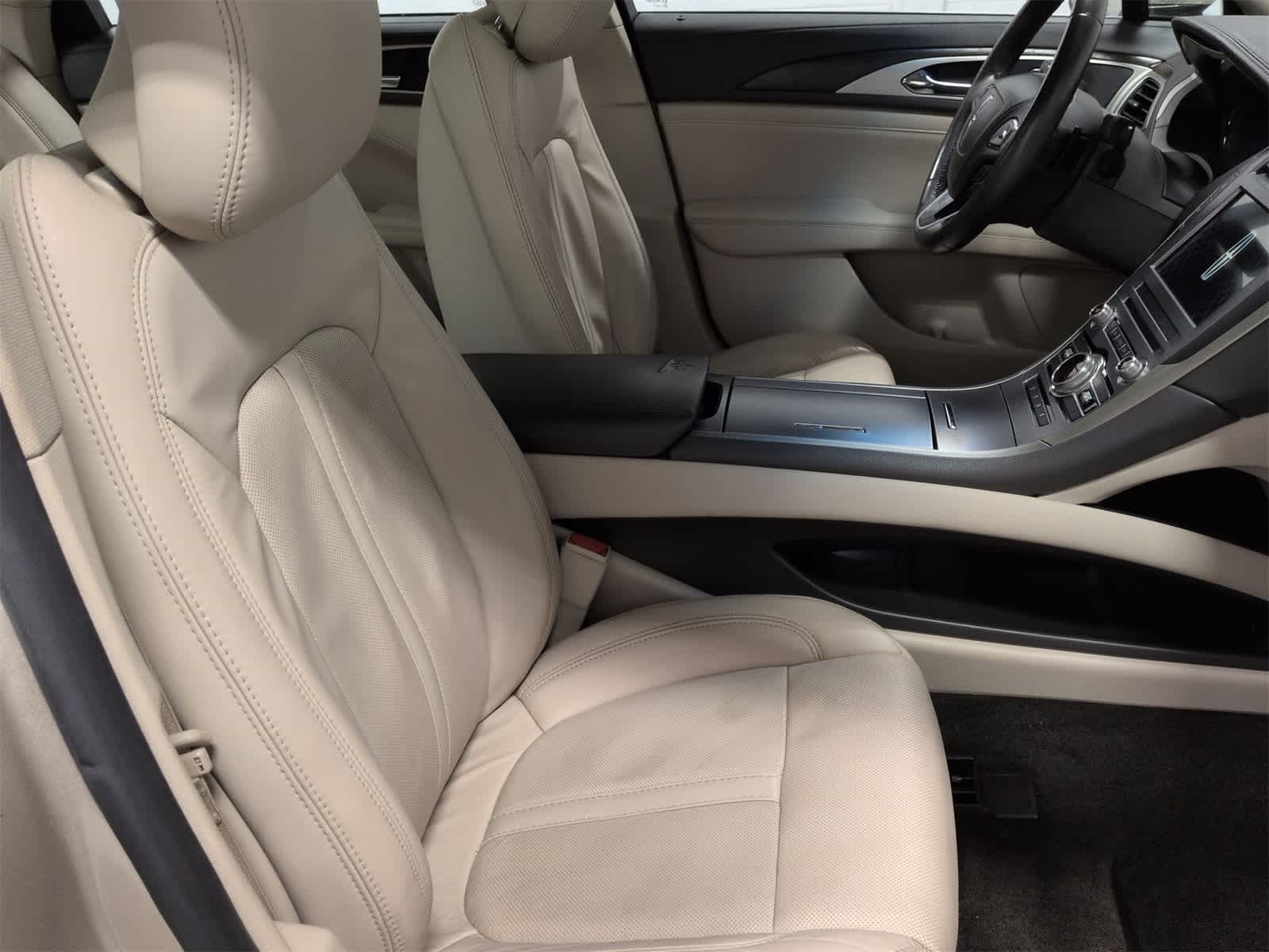 Thumbnail: 2017 Lincoln MKZ - 24