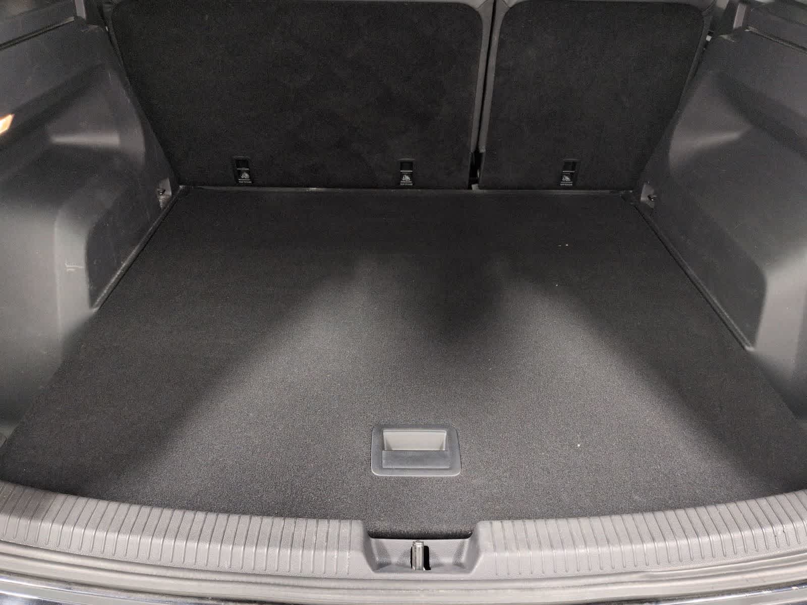 Thumbnail: 2023 Volkswagen Atlas - 34